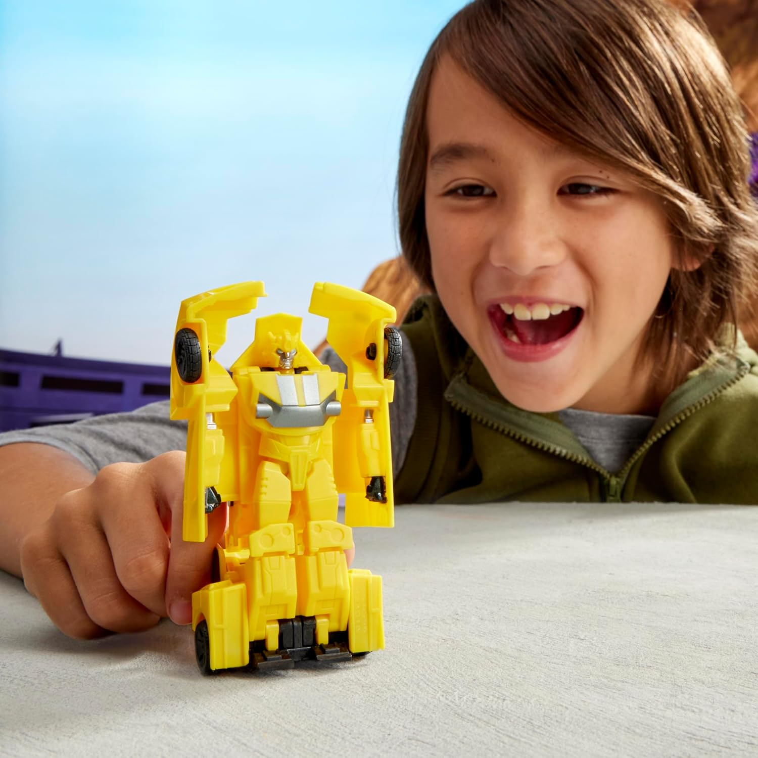 Transformers Earthspark 1-Step Smash Changers Bumblebee 4-Inch Action Figure, Robot Toys for Boys and Girls 6 and Up