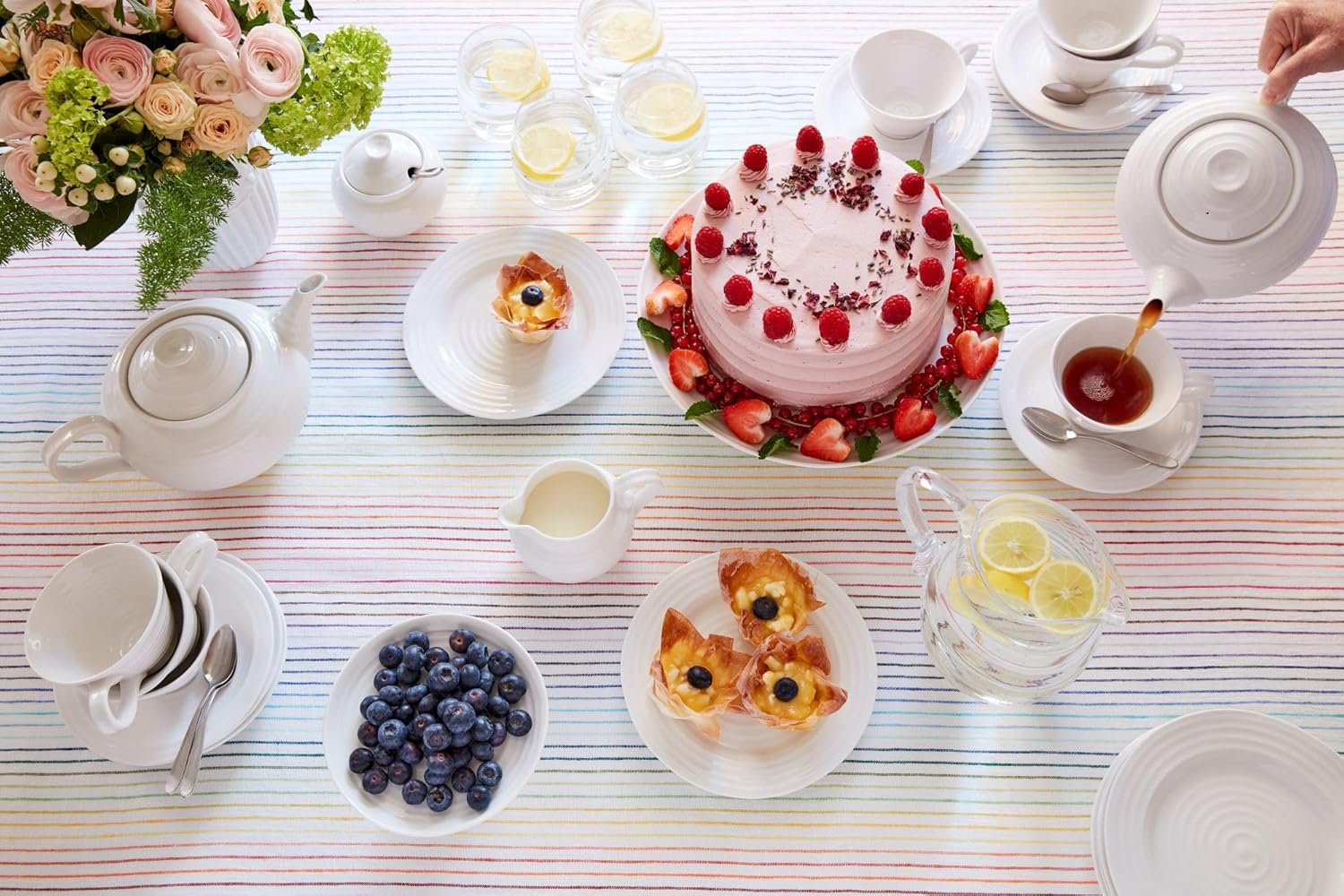 Portmeirion Sophie Conran White Covered Sugar Bowl with Lid &ndash; 11 Oz Fine Porcelain Container, Perfect for Tea & Coffee Service, Stylish Dining Table Accessory, Easy to Clean & Dishwasher Safe