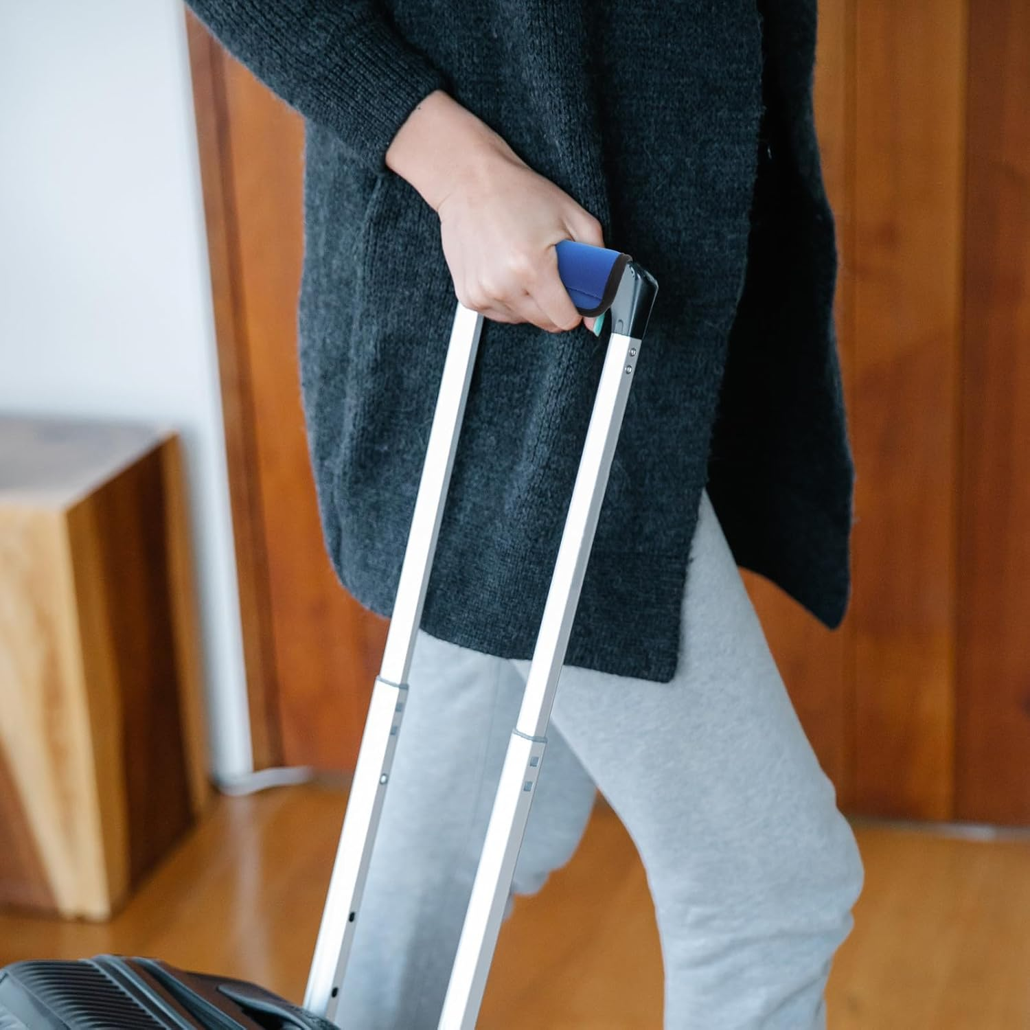 Healeved 2Pcs Portable Luggage Handle Wrap Covers Soft Padded Grip Protectors for Suitcases and Strollers Comfortable Hand Support and Easy Identification for Travel Bags image number 2