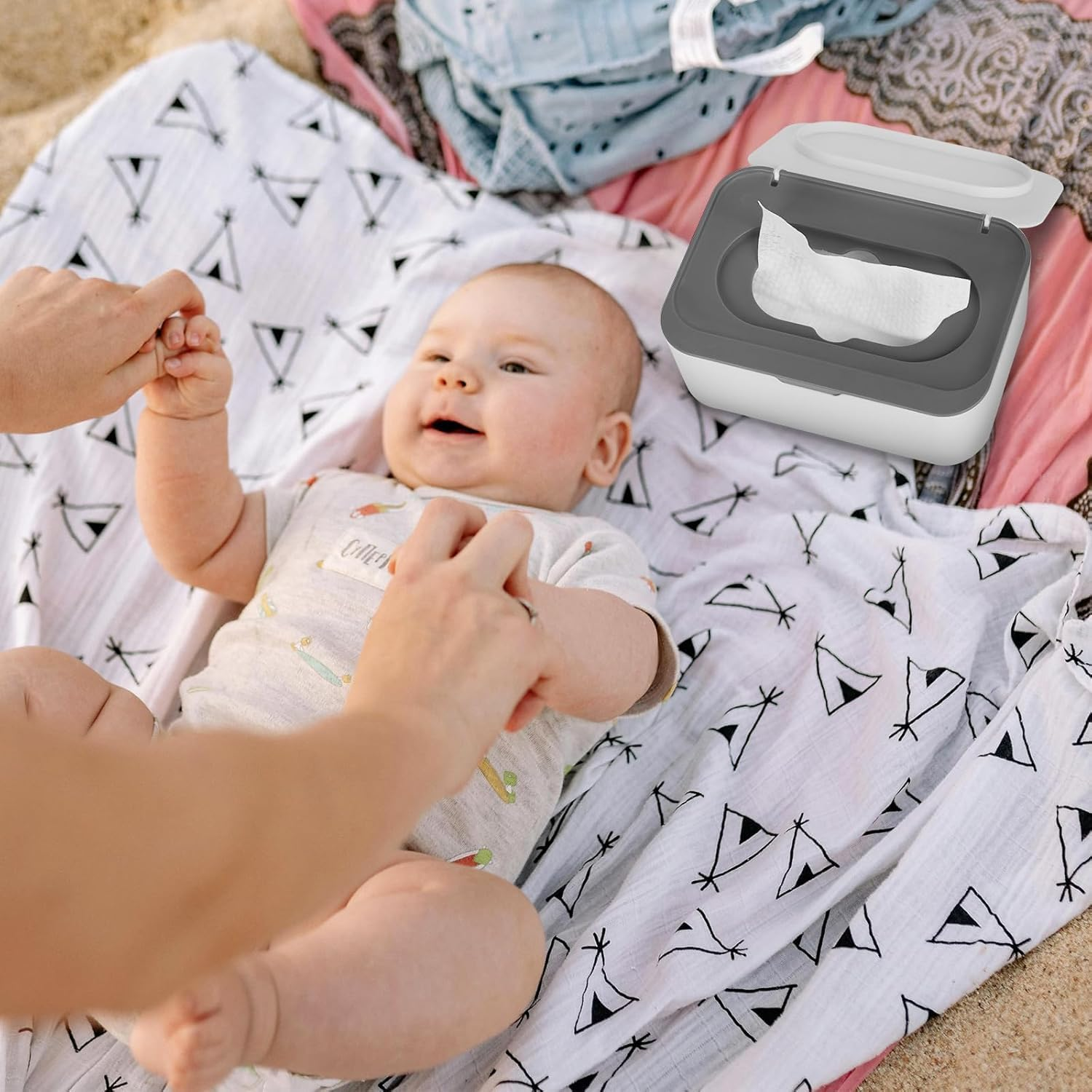 Mumoo Bear Baby Wipes Dispenser, Wipes Case Baby Wipe Holder Keeps Wipes Fresh, Non-Slip, Easy Open & Close (Grey) image number 4