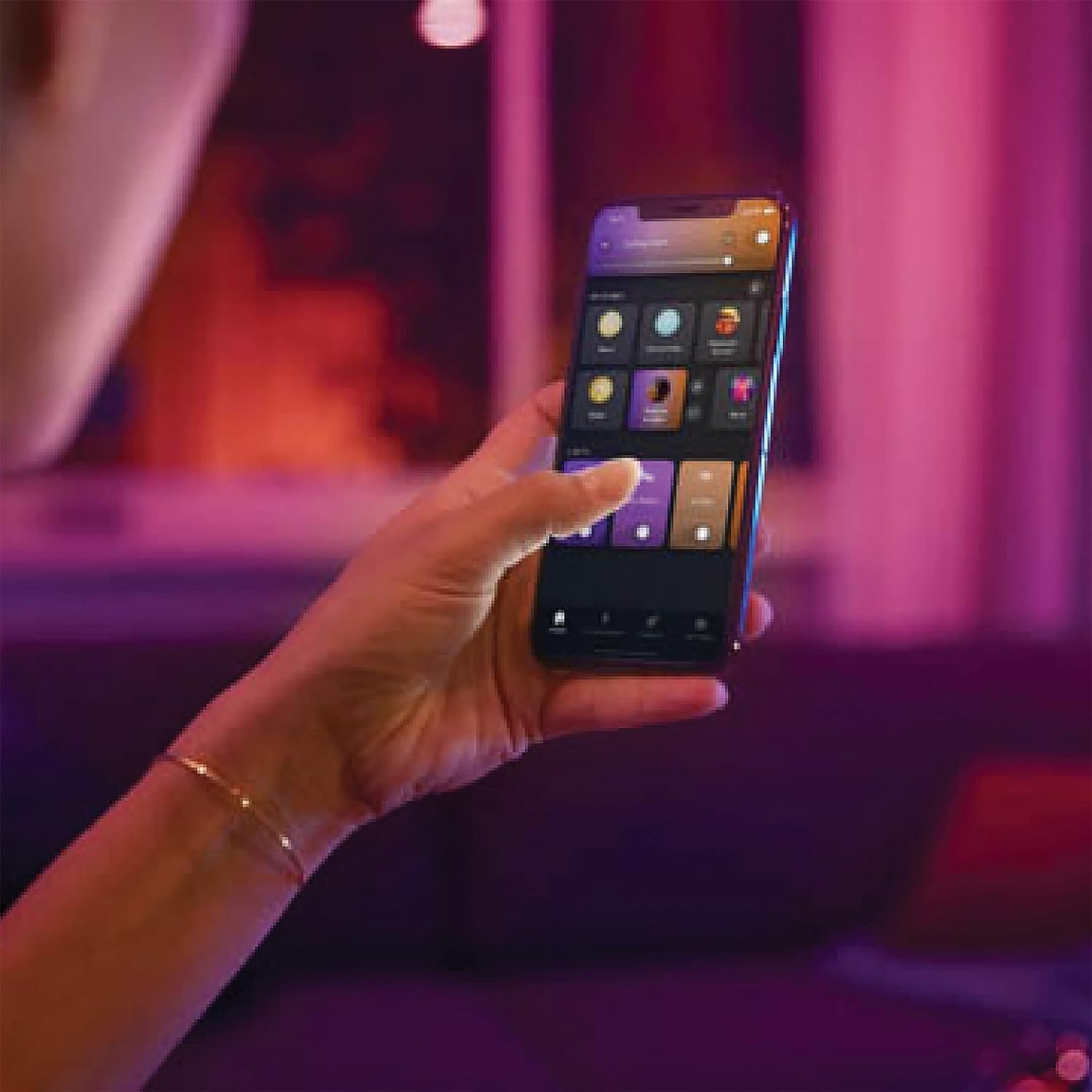 Philips Hue White & Col. Amb. Liana LED Wall Light, White, Dimmable, 16 Million Colours, Controllable via App, Compatible with Amazon Alexa (Echo, Echo Dot) image number 1