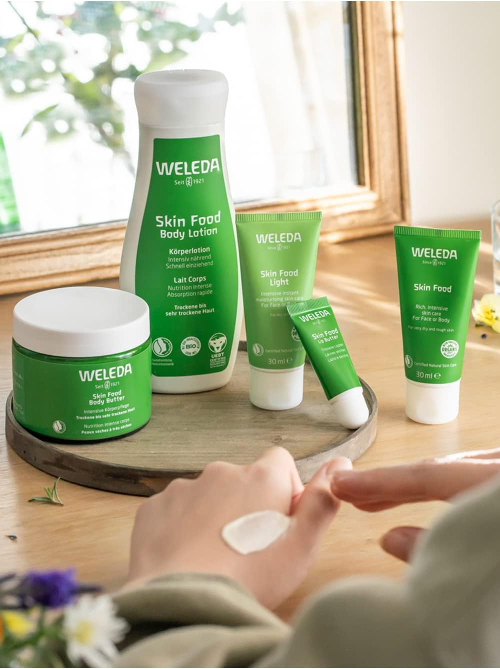 WELEDA Skin Food, Lip Butter, 0.3 Fl Oz (8 Ml), for Chapped Lips, Lip Care, Drying, Protection, Dense Texture, Faint Herbal Scent, Naturally Derived Ingredients, Organic