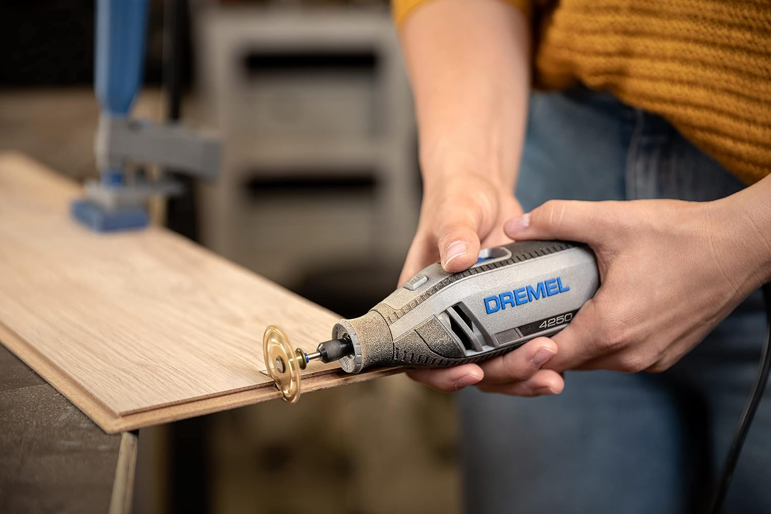 Dremel 4250 Rotary Tool 175W Multi Tool Set with 35 Accessories, 175W Motor with Constant Electronics, Variable Speed 5,000-35,000 RPM image number 6