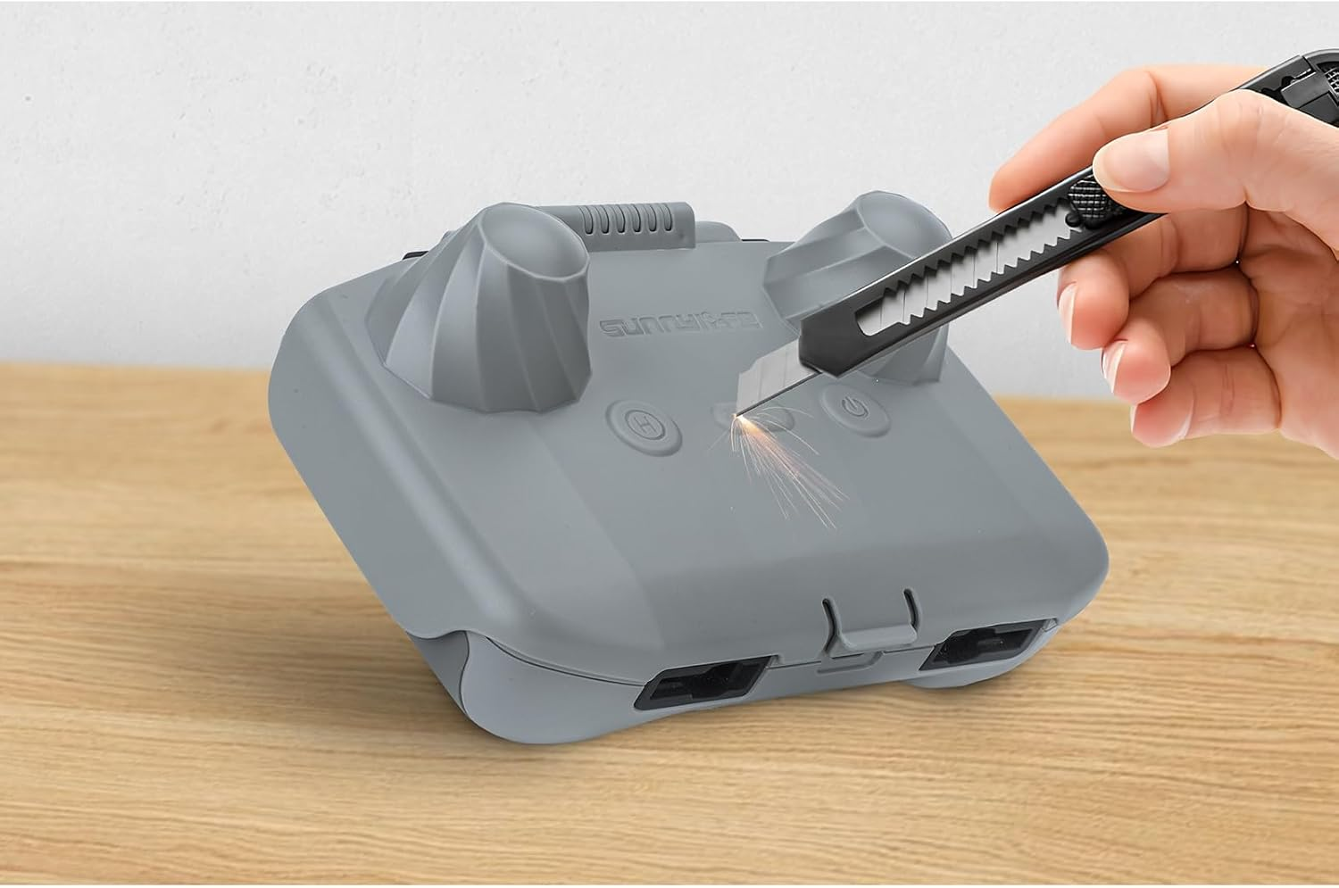 Protective Cover and Sunshade 2 in 1 for RC-N3/2/1 DJI NEO/AIR 3S image number 3