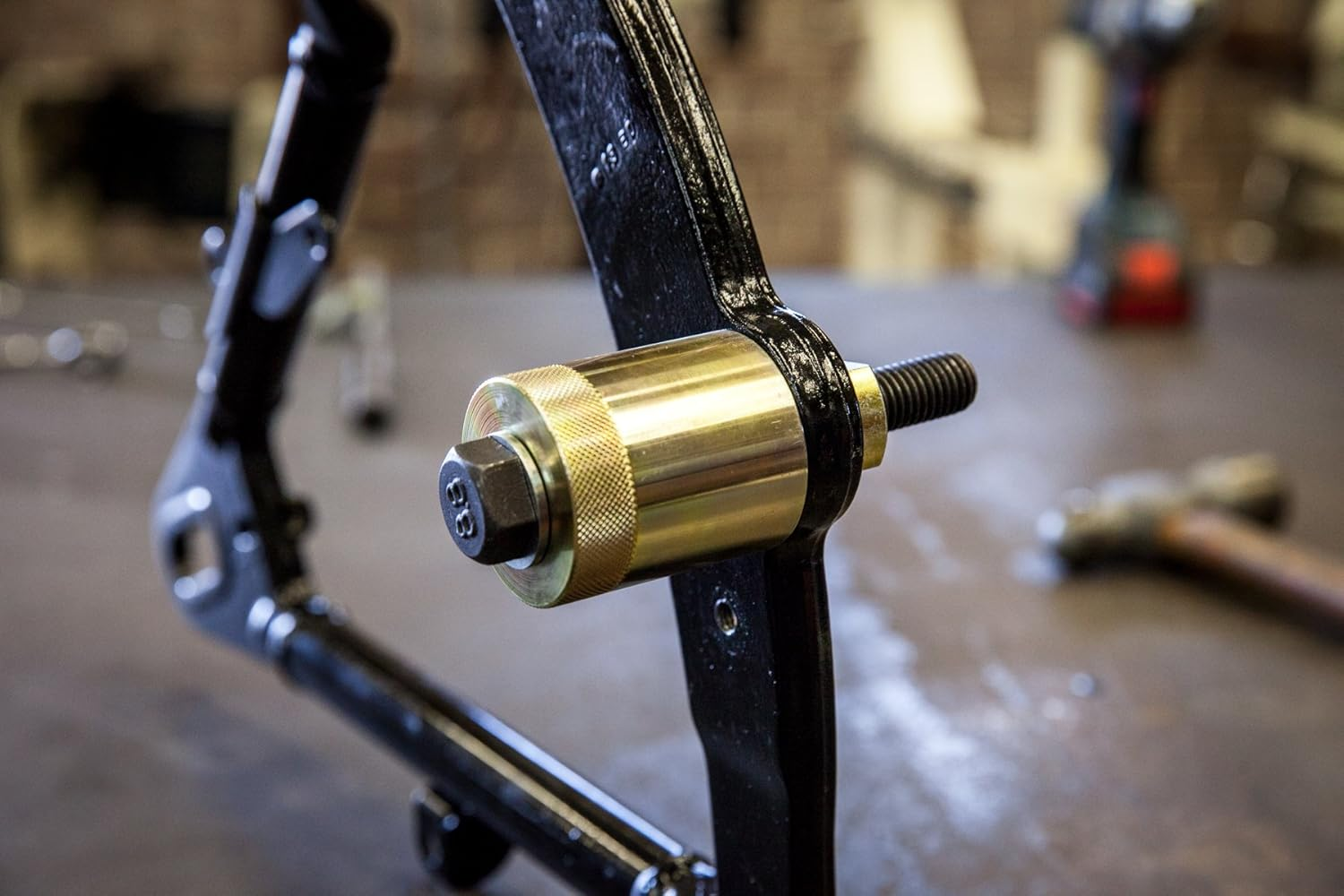 OTC 4884 Swing Arm Pivot Bearing Puller image number 2