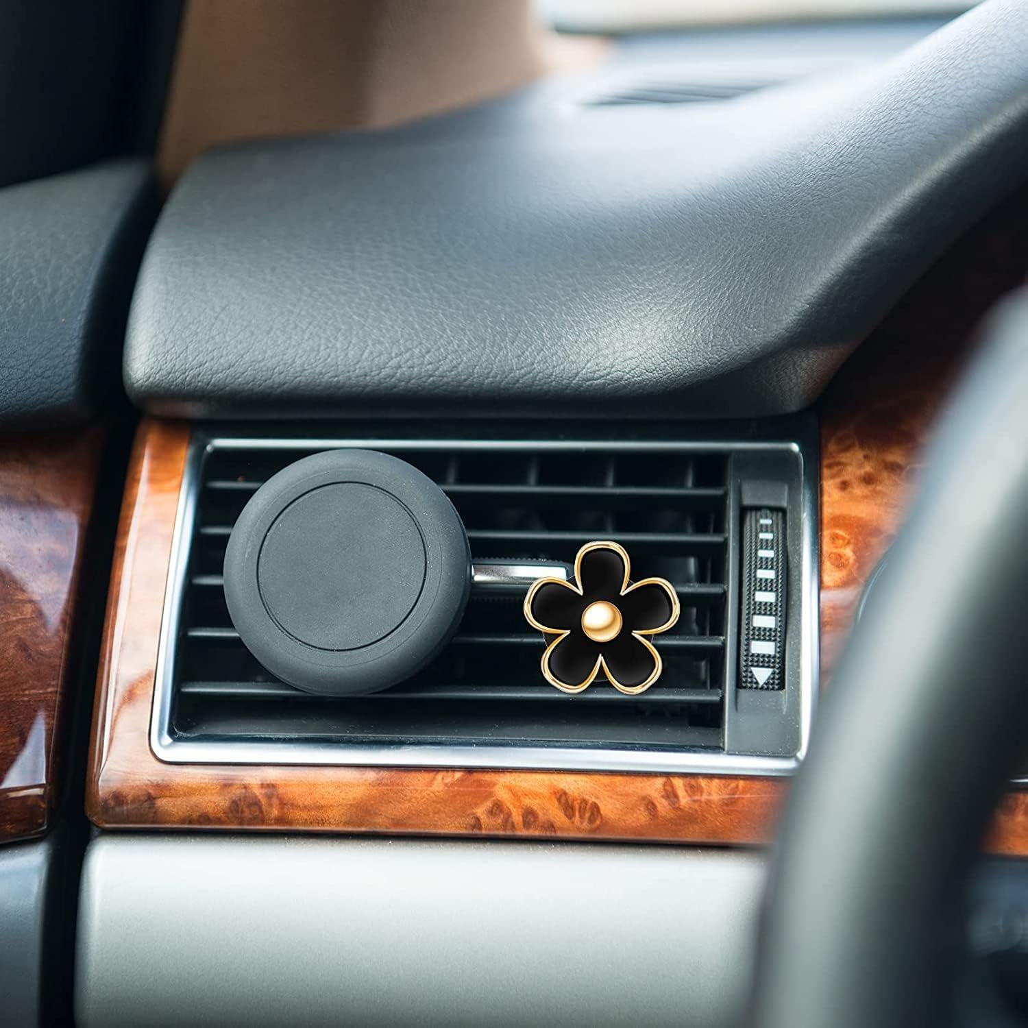 6 Pcs Daisy Flower Air Vent Clip Air Conditioning Outlet Clip Car Air Freshener Clip Charm Car Inter Decor Accessories (Black,2.5 Cm, 3 Cm, 3.3 Cm)
