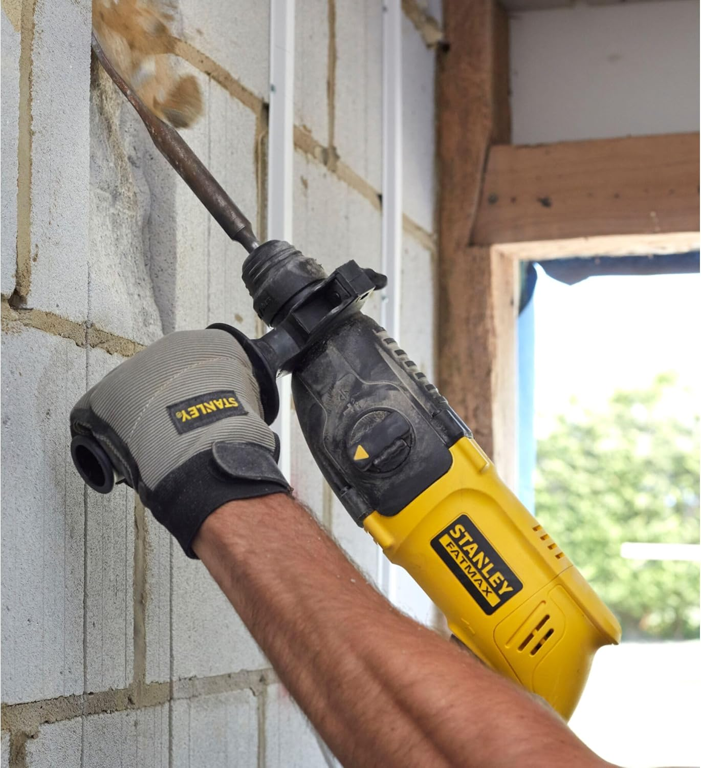 STANLEY FATMAX | 750W 2.2J SDS+ Hammer Dill - up to 2.2J Impact Energy, Delivers up to 4,670 BPM, 3 Modes: Efficient Hammer and Rotary Drilling, Chiselling image number 3