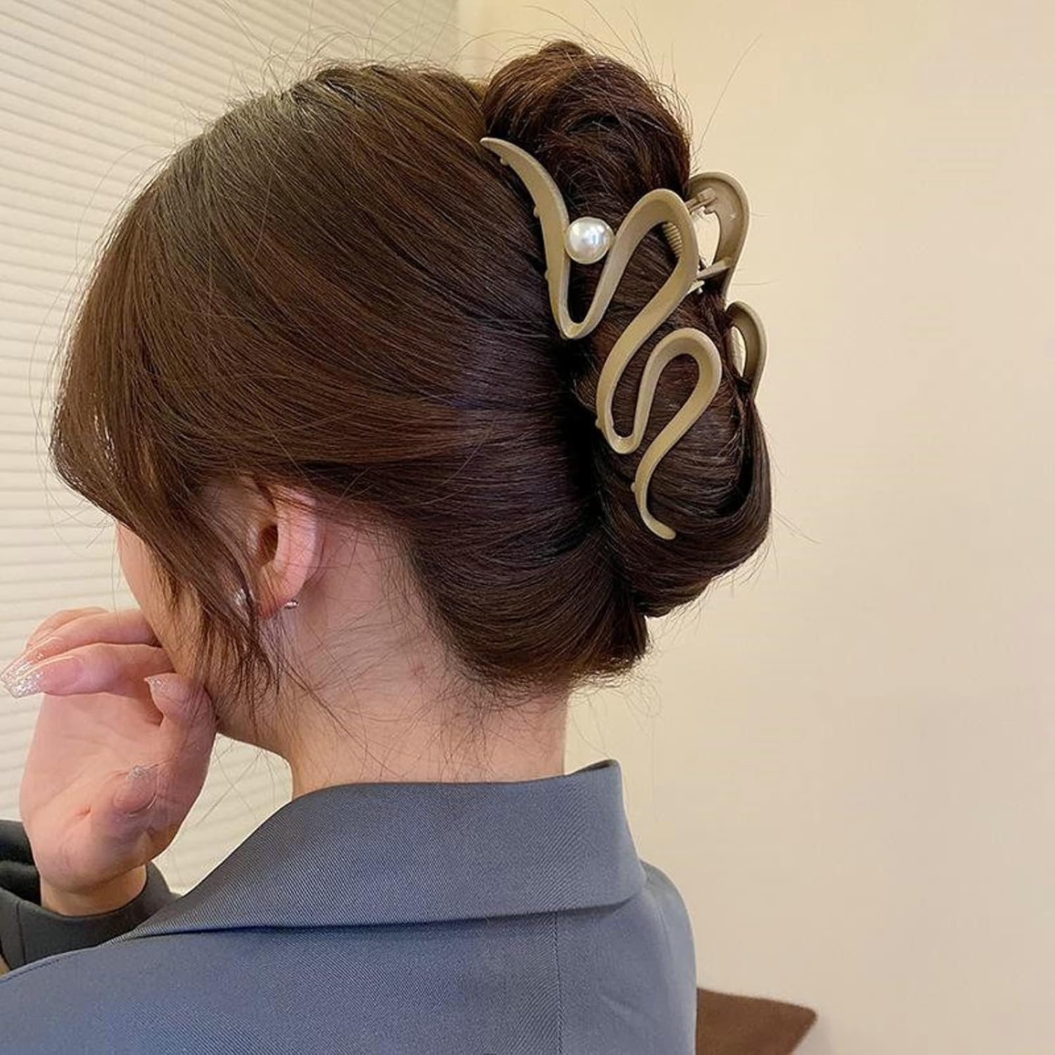 WEIPUER Pack of 3 Metal Hair Clips for Women, Large Hair Accessories, Hair Claws Clips for Women and Girls, Thick Hair Accessories image number 6