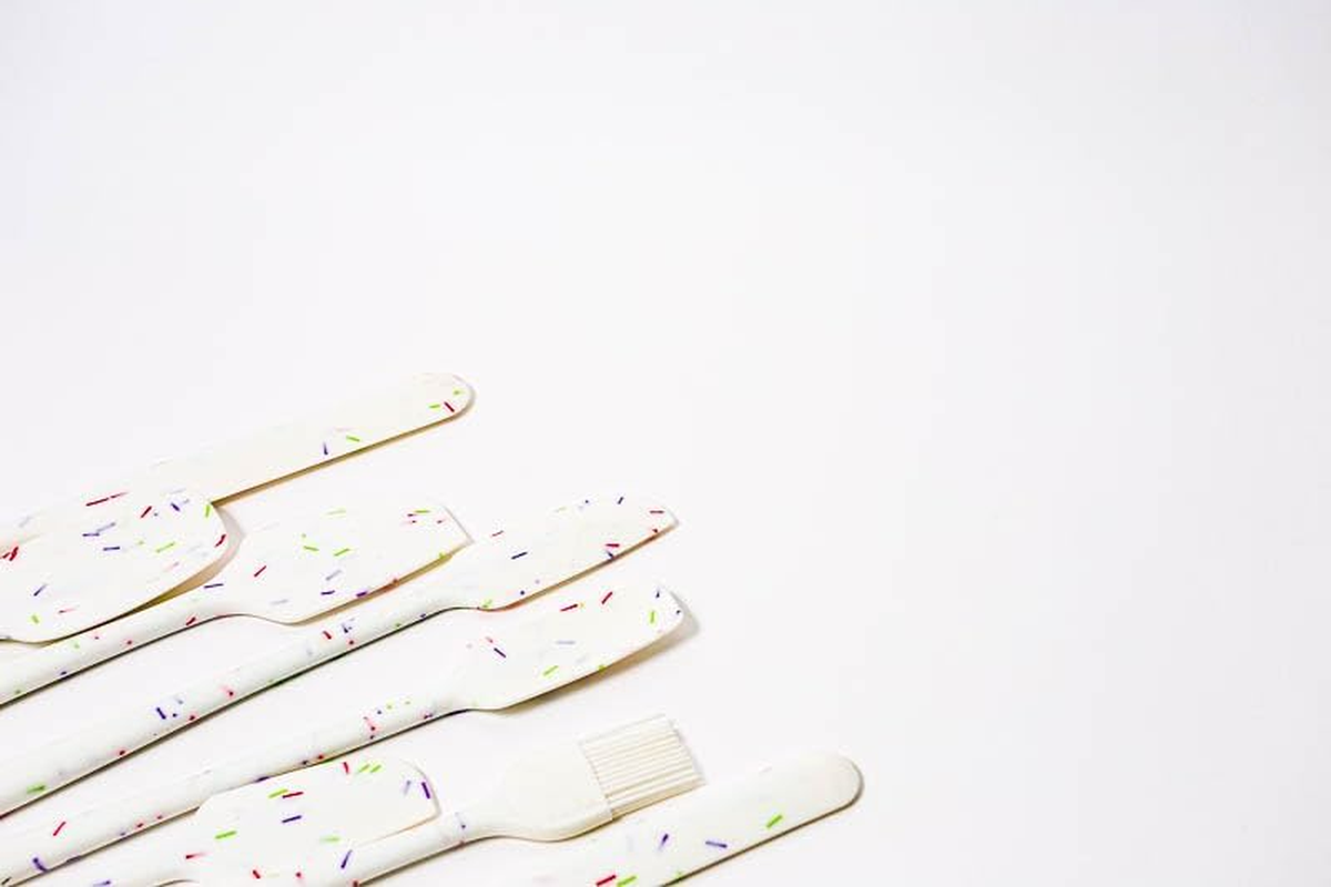 Sprinks Silicone Pastry Brush | Small Kitchen Utensil | Heat Resistant BPA Free | Stain Resistant Dishwasher Safe | Perfect for Cooking Baking image number 1