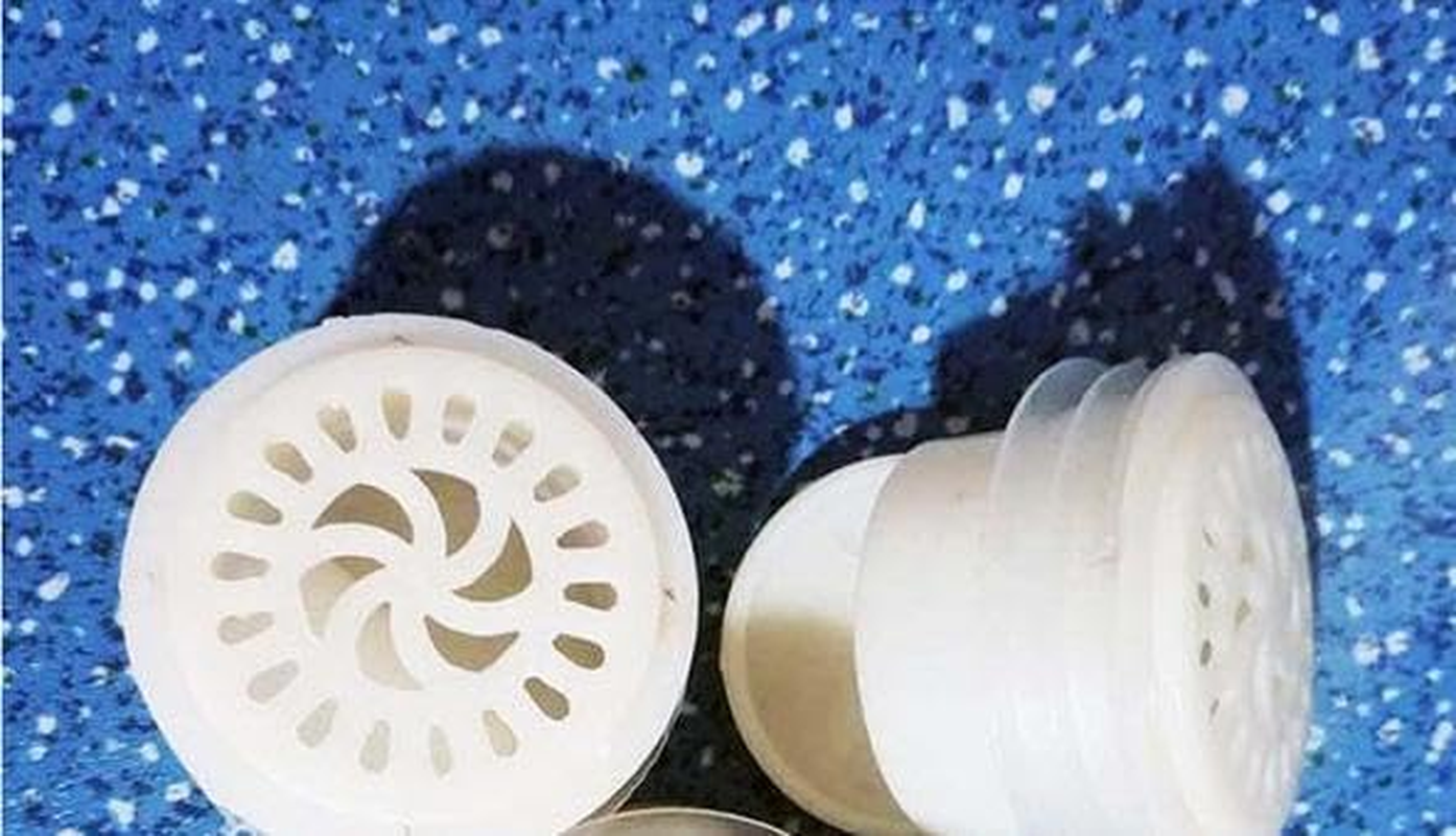 Drainage Preventer Valve,Odor Proof Shower Floor Stopper One Way Drain Valve Sewer Core Drainage Insert Plug Drain Strainer for Bathroom Kitchen Sink and Bathtub Accessories (White Medium, One Size)