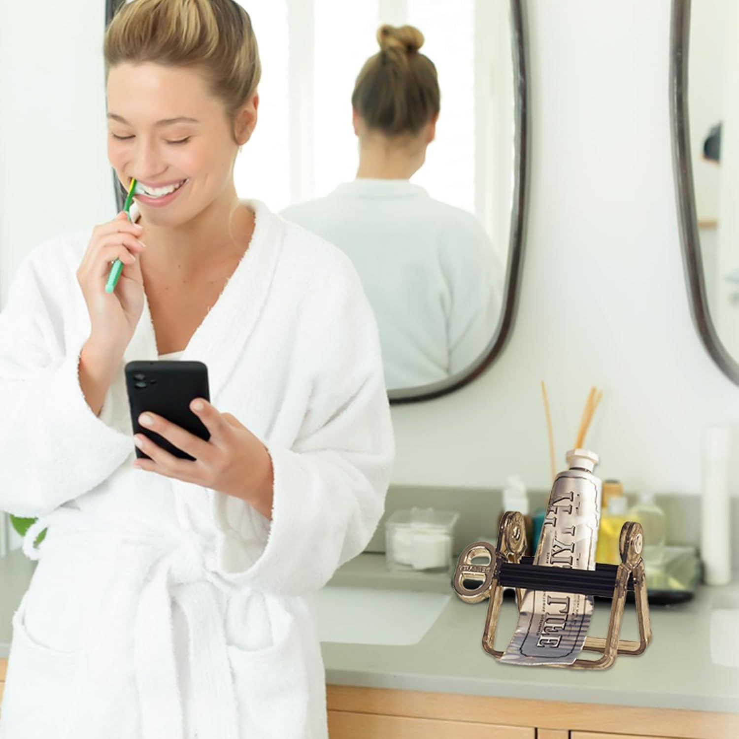 Luxury Paint Tube Squeezer Wringer Tool - Rolling Metal Tube Squeeze Roller for Toothpaste - Metal Toothpaste Tube Squeezer for Artists, Hair Salons, Painters - Daily Living Essential (Black)