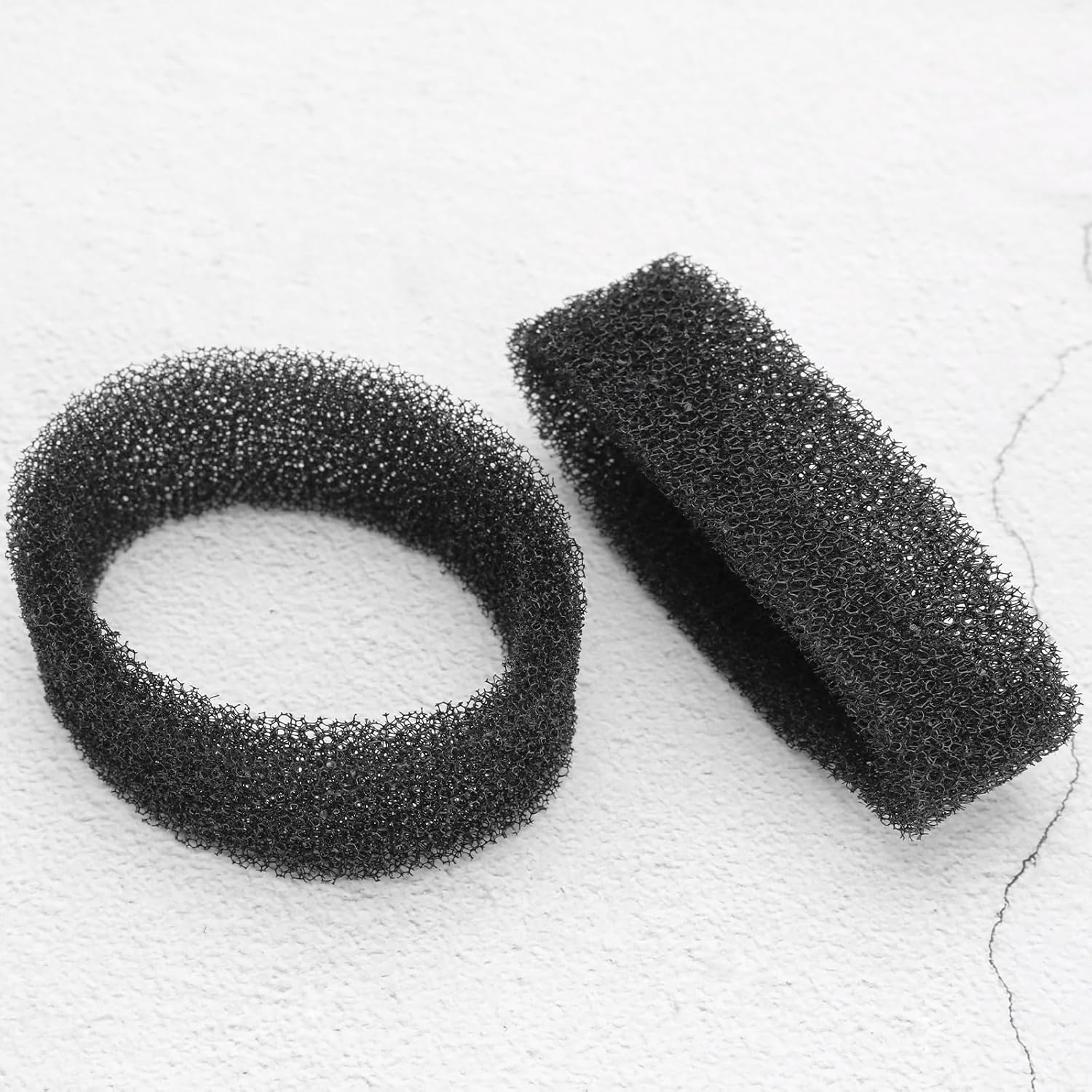 Emsea Pack of 16 Filter for Cat Drinking Fountain, Black round Filter Sponge, Replacement Filter for Drinking Water Sponge for Pets for 2.5 L/84 Oz and 2.2 L/74 Oz Drinking Fountain for Pets image number 1