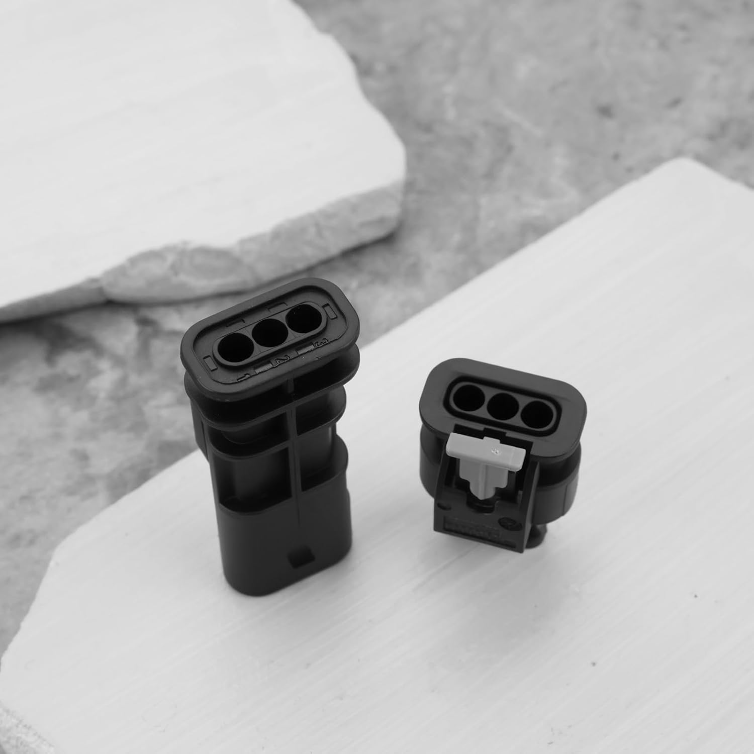 Emagtech 4Pcs Connector Plug 3Pin Car Speaker Connector Exhaust Valve Delete Connector Removal 1-1718644-1 DJ7033WA 1488991-1 Compatible with VW Golf R MK7 MK7.5 MK8 image number 4