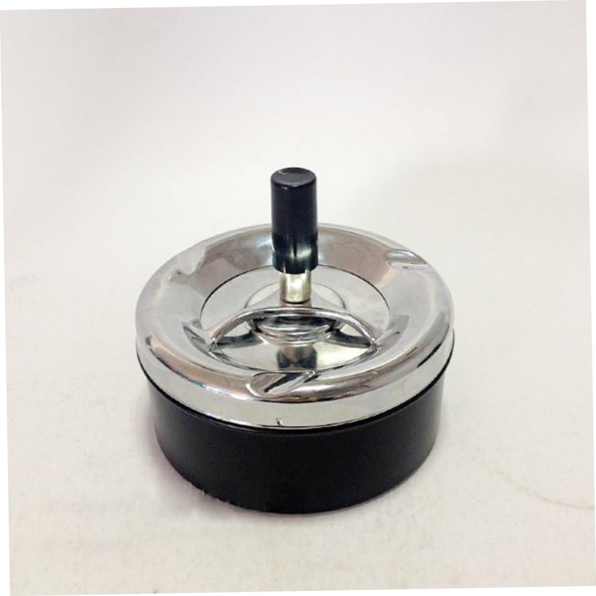 Round Spinning Ashtray Cigarette Tray Portable Ashtray with Lid Rotatable Ashtray Fully Enclosed Ashtray for Home Office
