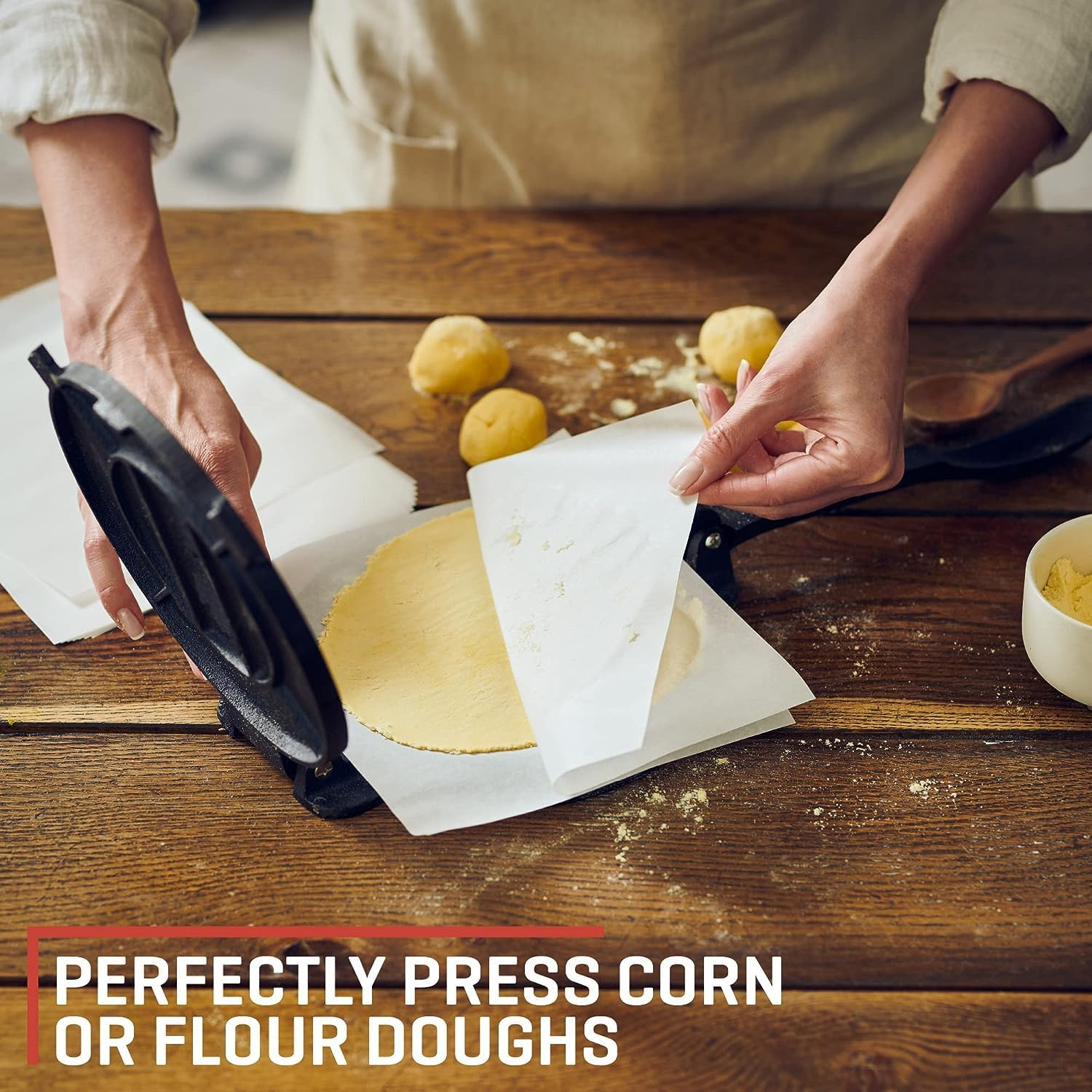 Uno Casa Cast Iron 10 Inch Tortilla Press - Roti and Tortilla Maker - Bonus 100 Pcs Parchment Paper - Pataconera for Flour Tortilla, Roti, Tawa or Dosa image number 6