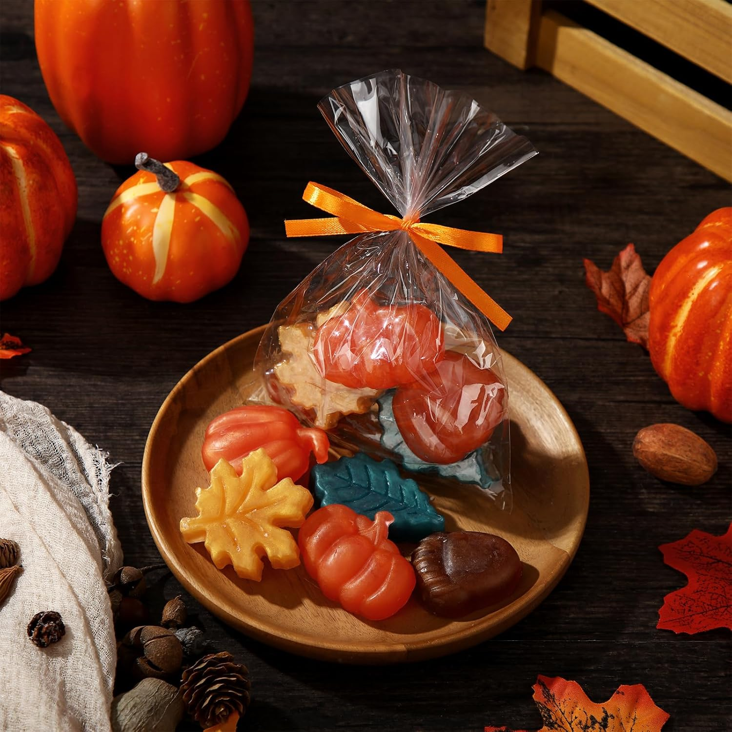 Lineshading 200G Autumn Theme Decorative Soap Fall Baby Shower Favors Decor Pumpkin Acorn Maple Leaf Shaped Mini Soaps for Bathroom Home Wedding Party Bulk Bridal Shower Favors Gifts