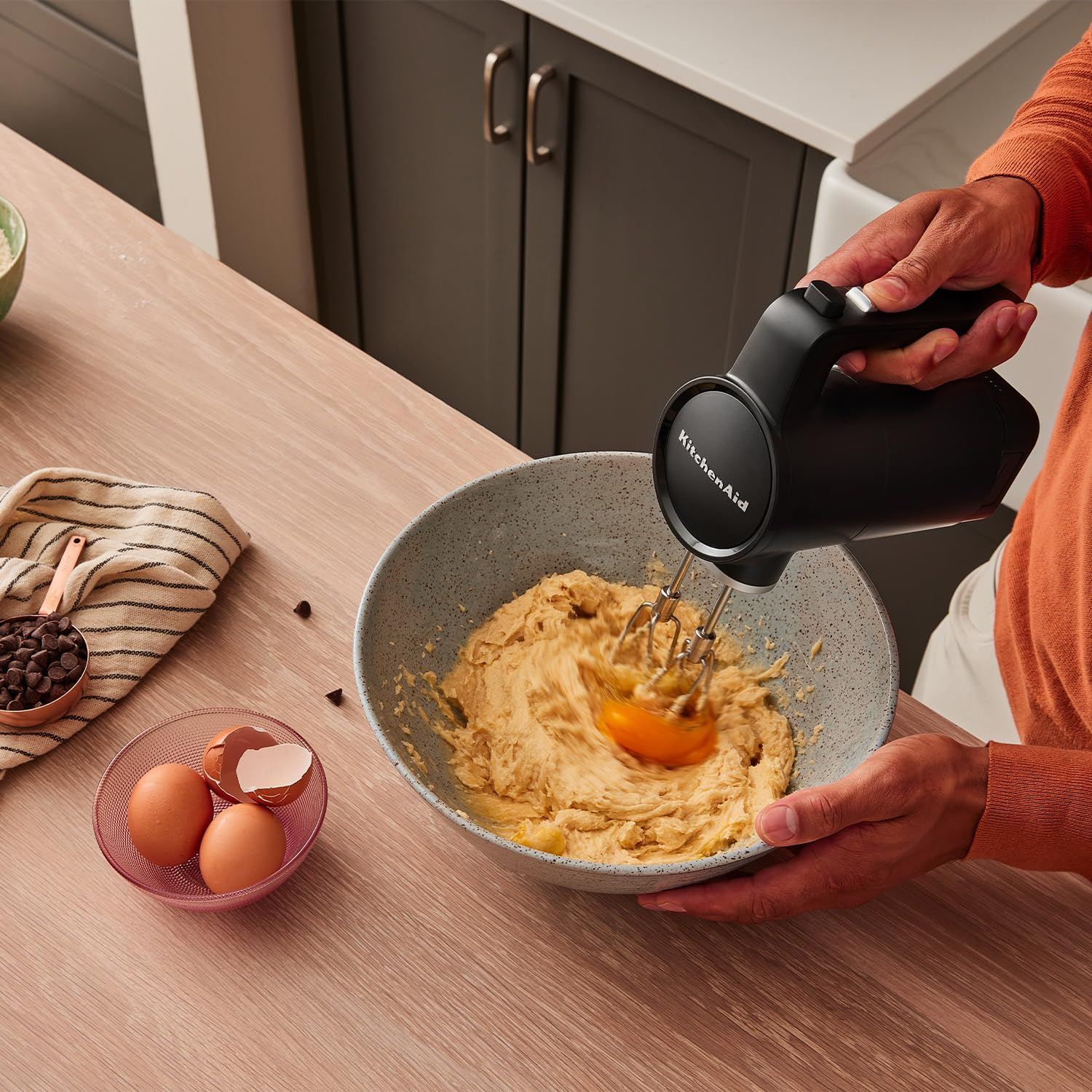 CORDLESS HAND MIXER without BATTERY - KITCHENAID GO - 5KHMR700BM image number 2