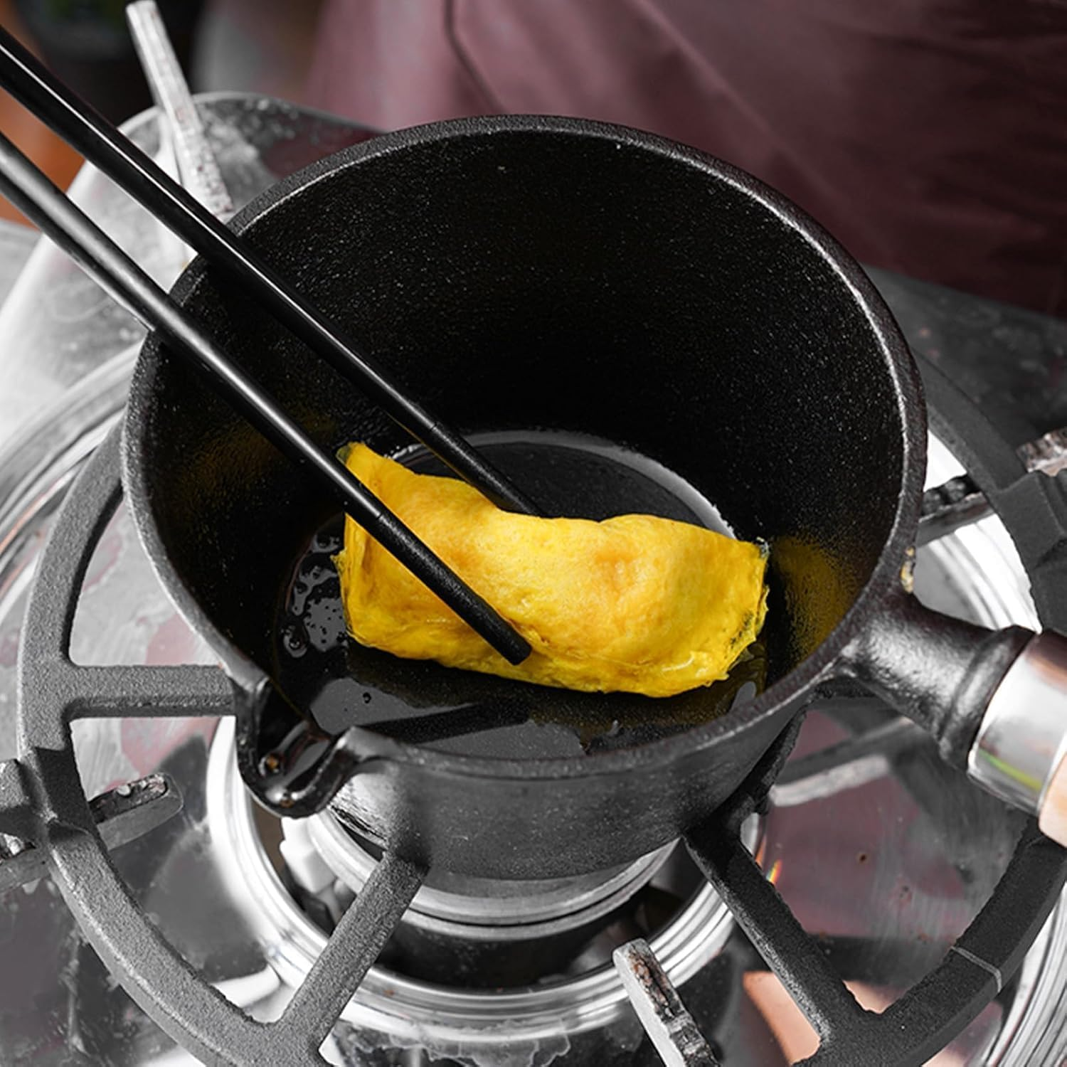 Cast Iron Melting Pot Sauce Pan, Sturdy and Practical Cast Iron Saucepan with Handheld Handle for Making Small Cakes (Black, 10 * 3Cm) image number 4