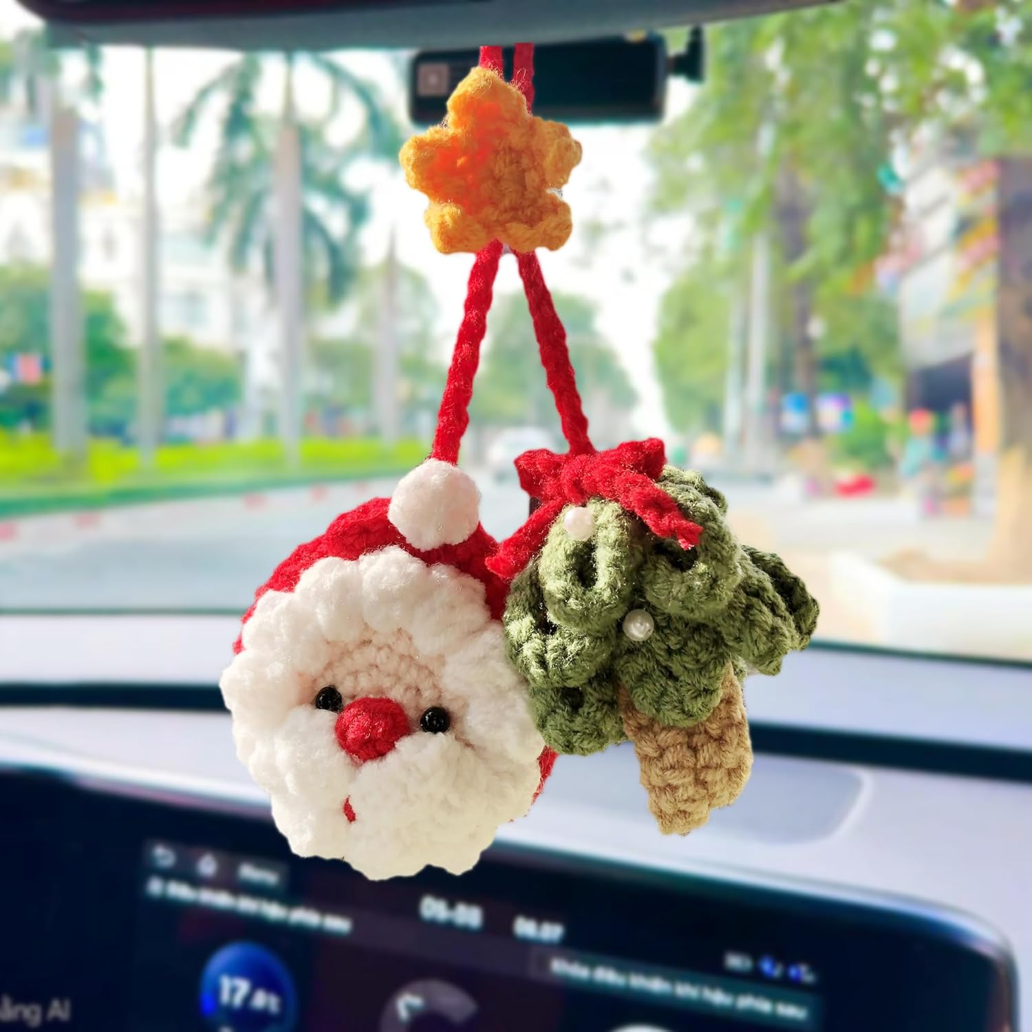 Cute Crochet Daisy Strawberry Hanging Plant for Car Accessories, Aesthetic Decor Rear View Mirror Hanging Ornament for Women and Men, Handmade Cute Car Interior Decor Accessories Gift