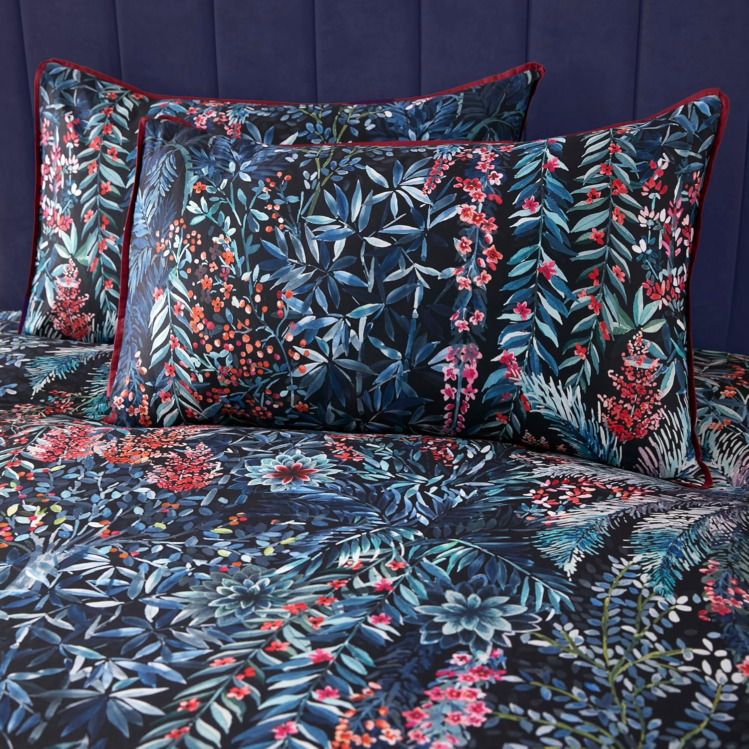 Soiree - Blue Tropical Leaf & Fern Duvet Cover - Super King Bedding Size (260 X 220Cm) - Reversible Designs - 100% Cotton - 2X Pillowcases Included - Luxury Bedding - Navy Bedding with Floral & Leaves