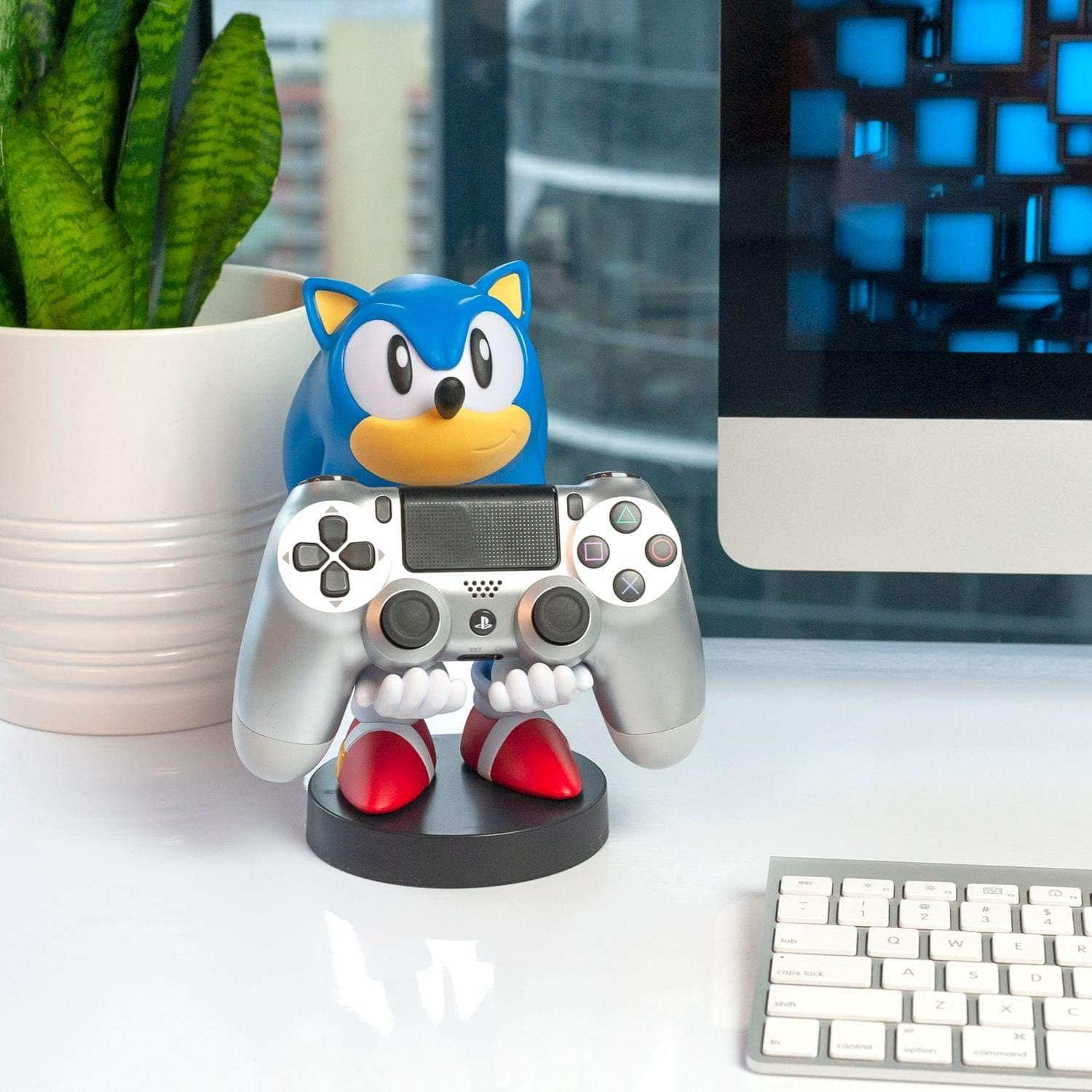 Collectible Sonic the Hedgehog Cable Guy Device Holder - Works with Playstation and Xbox Controllers and All Smartphones - Classic Sonic - Not Machine Specific image number 2
