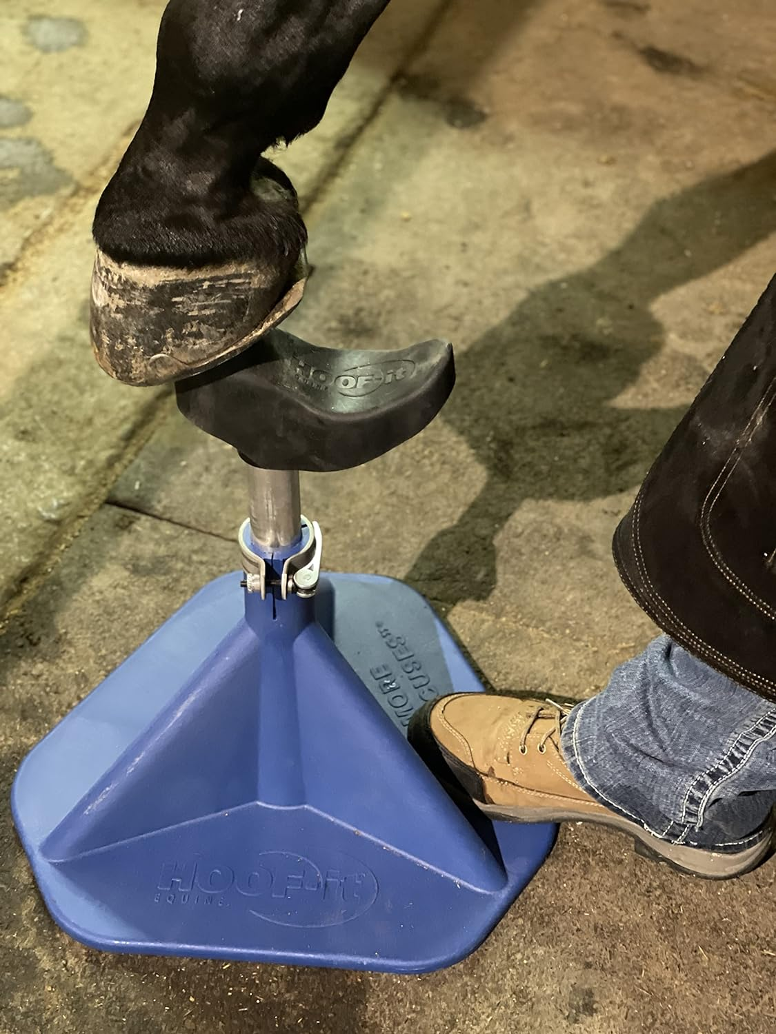 Hoof-It&reg; Blacksmith Hoof Buck - Blue