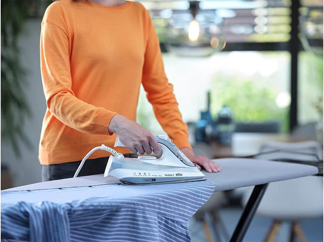 Braun Household Freestyle 5 Steam Iron SI5034VI, with Freeglide 3D Technology, Eco Mode, Ergonomic Open Handle, Violet image number 4