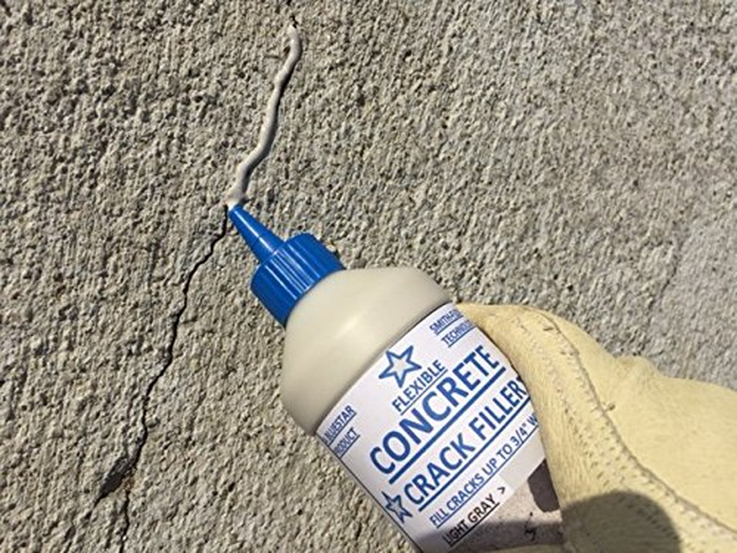 Bluestar Flexible Concrete Crack Filler (Light Gray) image number 4