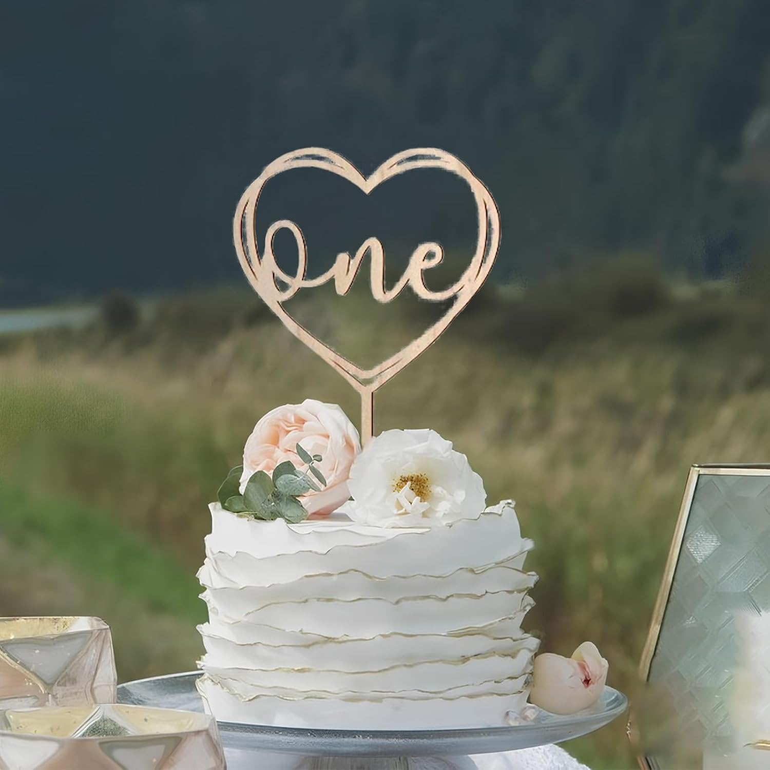 Heart Shaped 'One' Wooden Cake Topper for Birthday, Shower, and Baby Party - Elegant Photo Ready Cake Decoration to Celebrate Special Moments image number 4