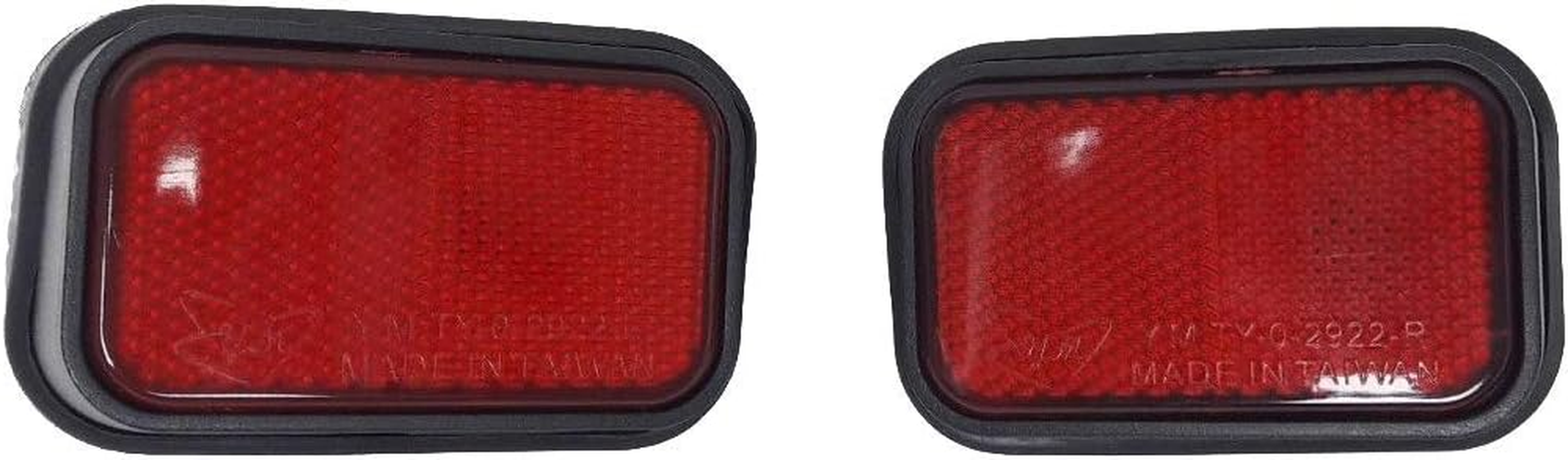 Rear Bumper Reflector for Toyota Hilux 1998-2003 image number 1