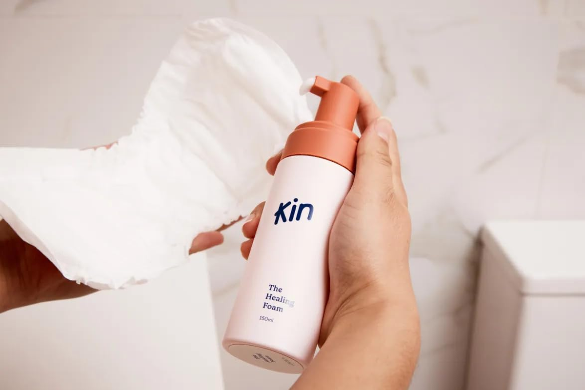 Kin the Healing Foam 150Ml | Witch Hazel Perineal Foam | Postpartum Care Essential for Soothing Aches & Tears | Relieves Discomfort and Swelling from Perineal Tears & Haemorrhoids after Childbirth image number 1