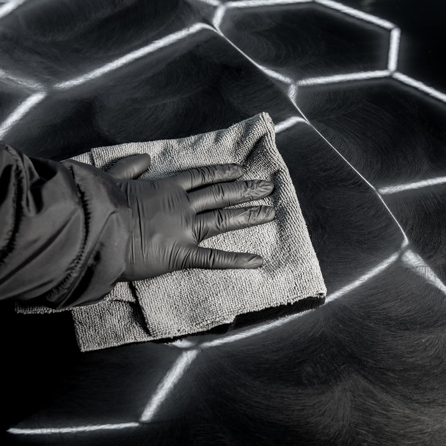 Car Gods Black Carnauba Wax Polish Scratch Remover Paint Protection 500 Ml - Pigmented Formula 3 in 1 Restores Pigments Protects Vehicle Paintwork Removes Surface Oxidation Blemishes Minor Scratches