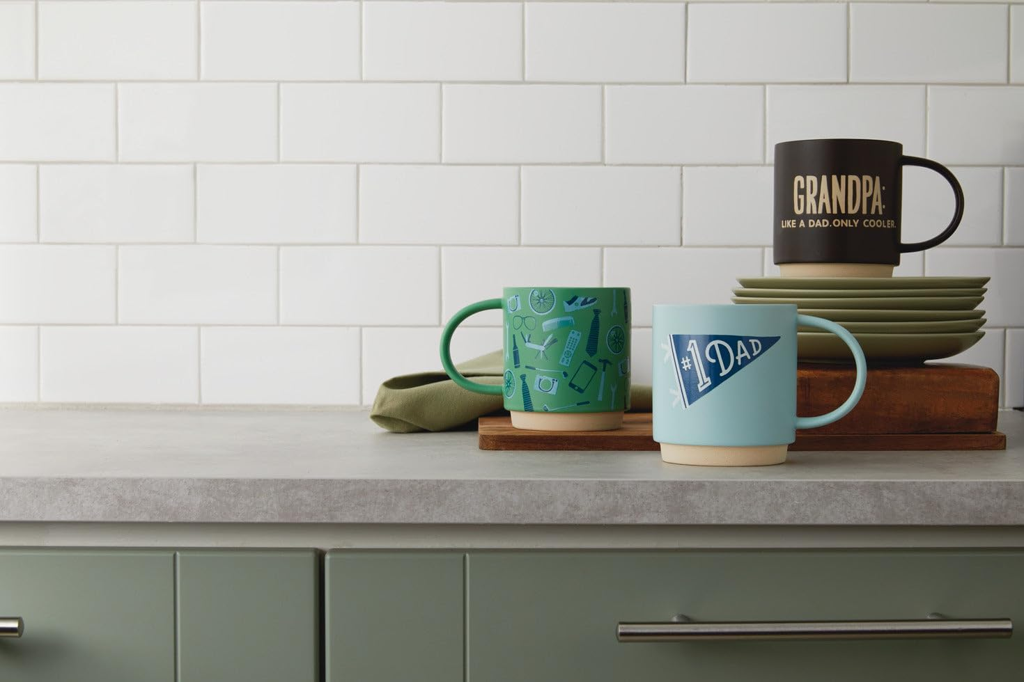 Hallmark #1 Dad/Number 1 Dad Banner Mug - Dishwasher and Microwave Safe - 473 Ml Capacity. Fathers Day Gift/For Dad