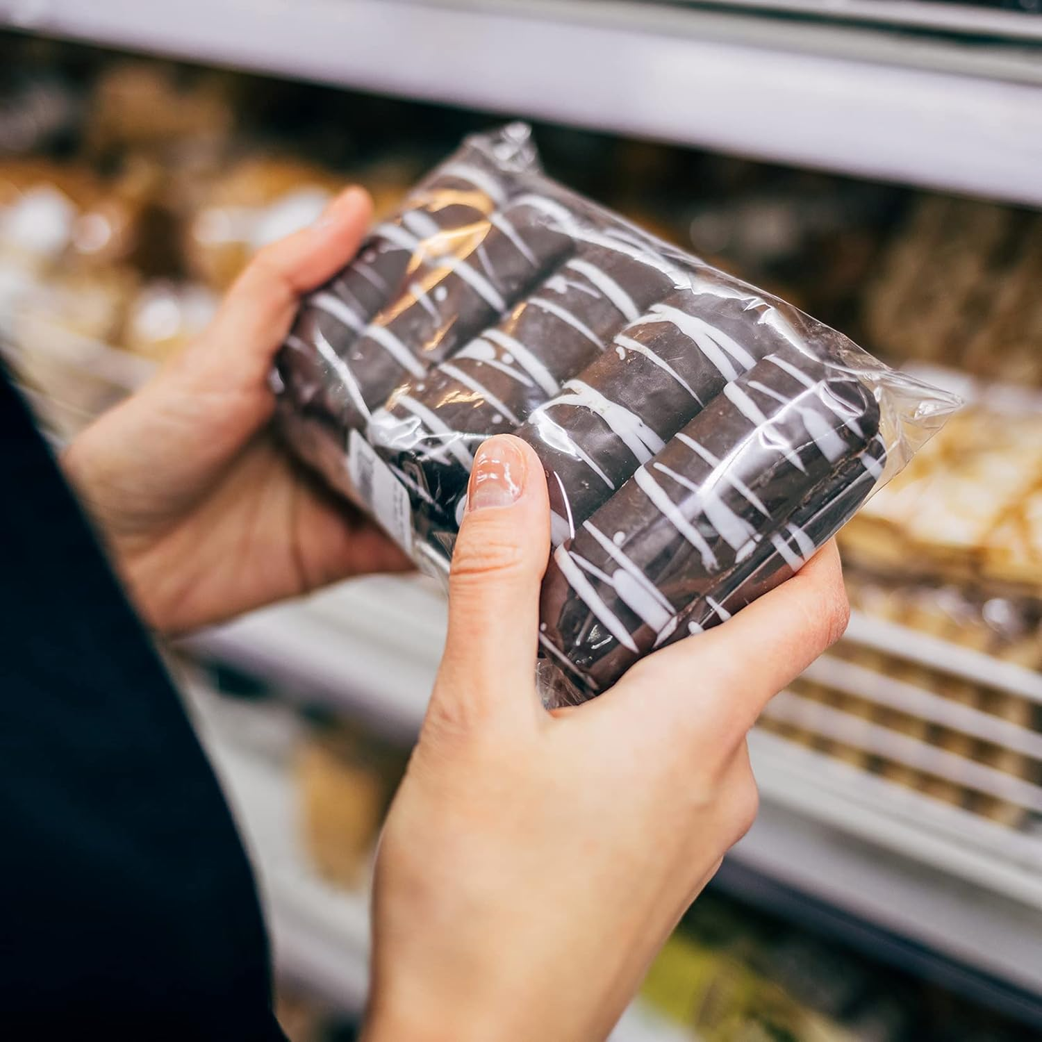 7X10 Inch Clear Resealable Cellophane Bags Self Adhesive,100 Pcs Self Sealing Cellophane Bags image number 5