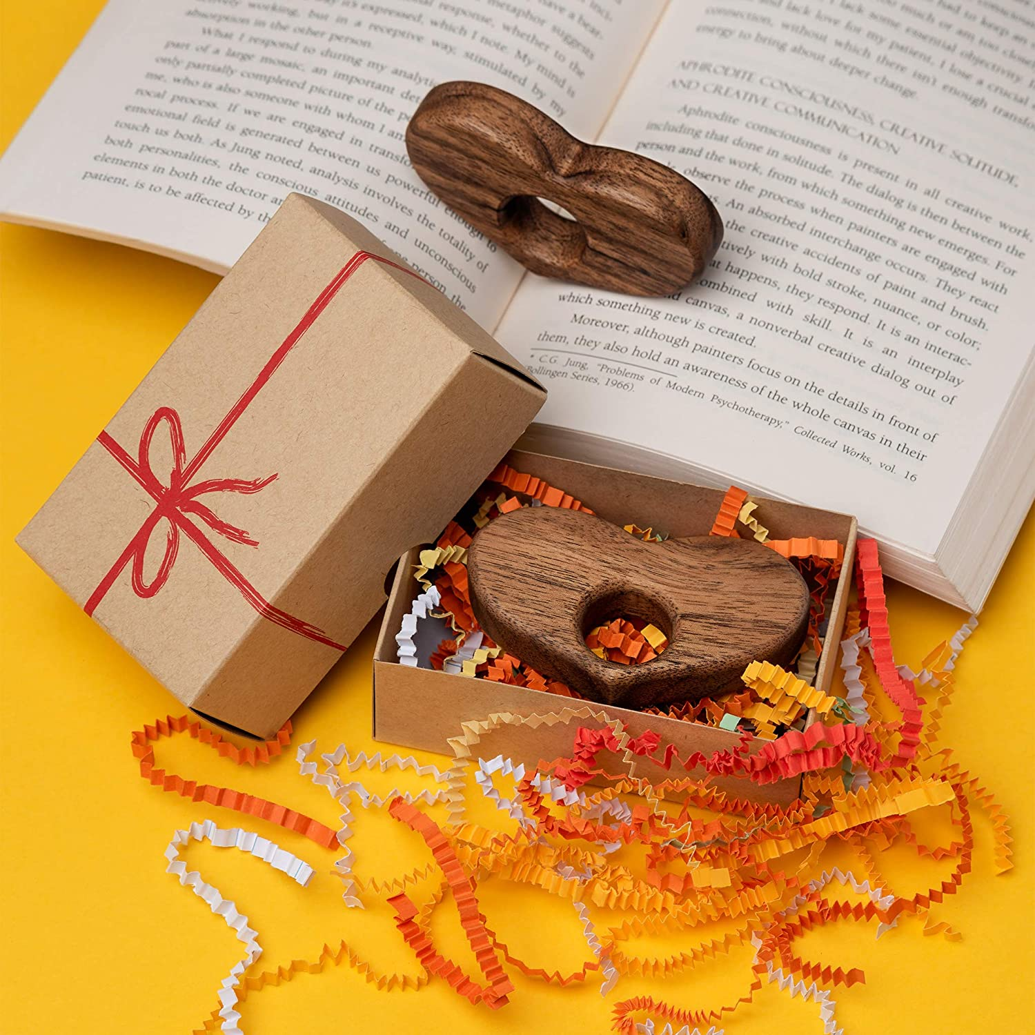 TILISMA Book Page Holder &ndash; Handmade Wooden Heart Reading Accessories (Small) image number 2