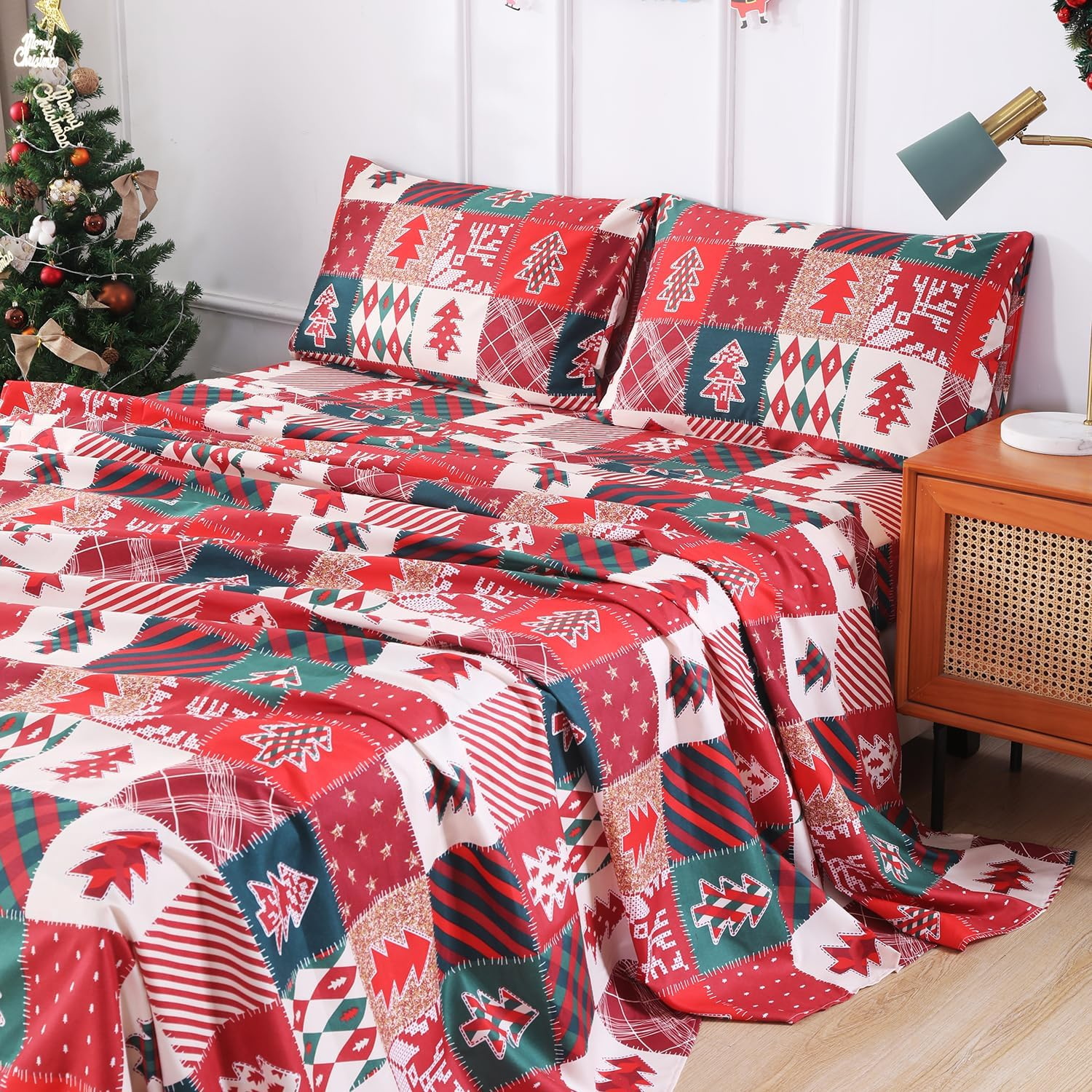 Vaulia Soft Microfiber Sheets, Print Snowflake Pattern, 4-Piece Set (1 Fitted Sheet 1 Flat Sheet 2 Pillowcases) (Red/White Snowflake, King)