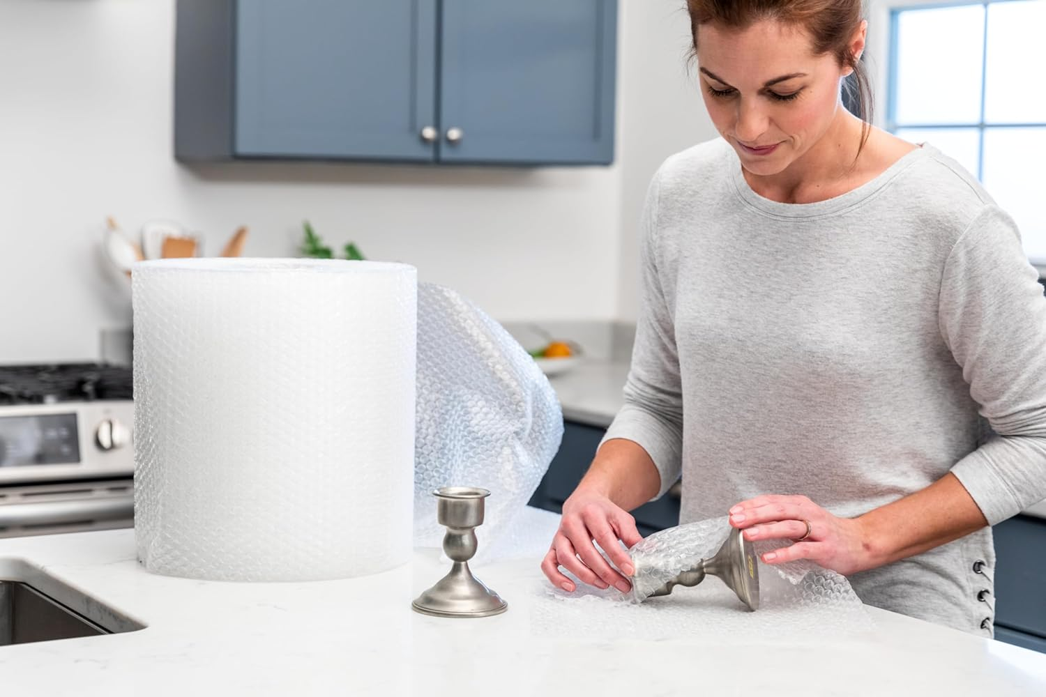 Duck Brand Bubble Wrap Roll, Original Bubble Cushioning, 12" X 175', Perforated Every 12" (286891) image number 1