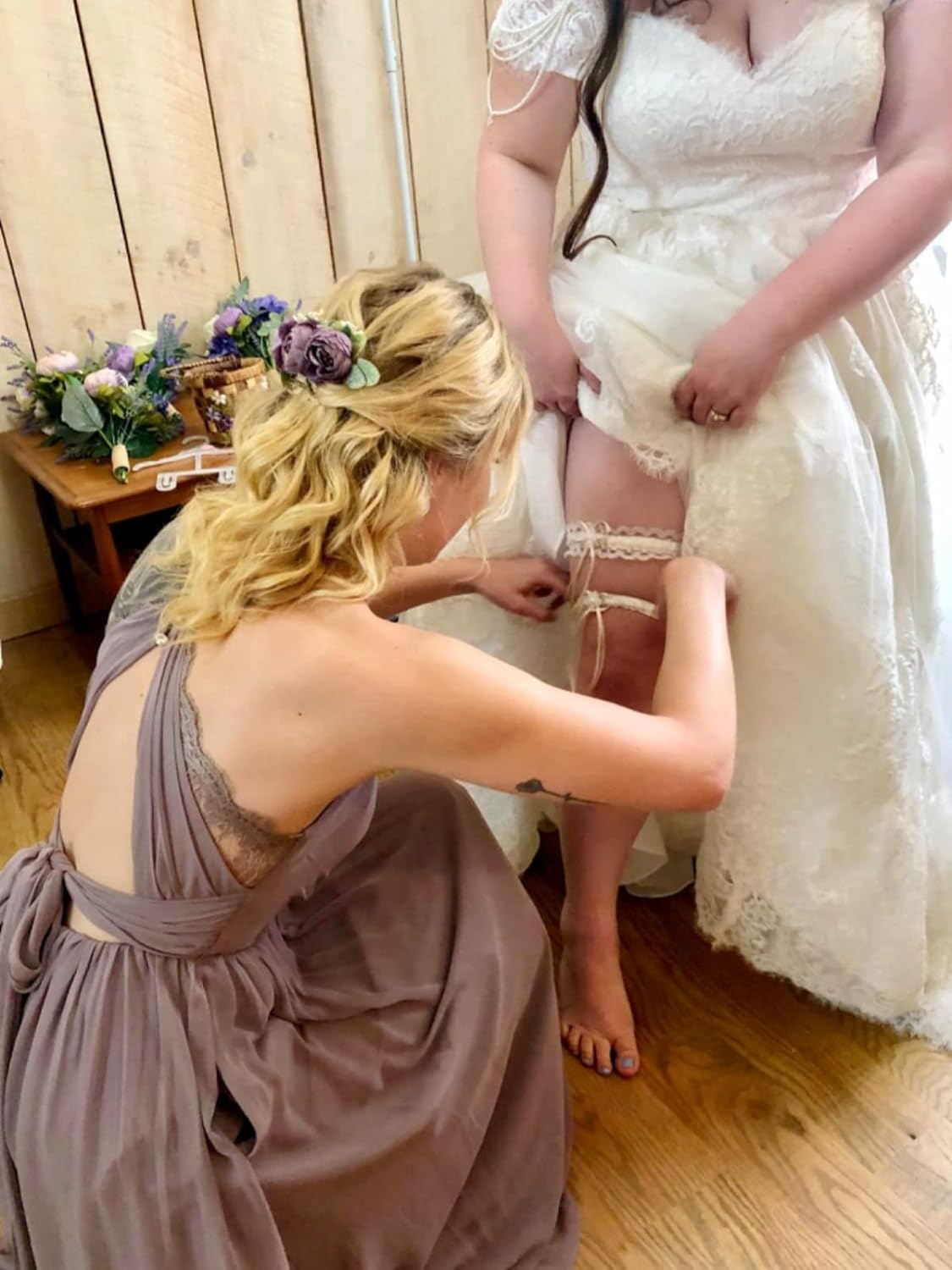 Lace Wedding Garters for Bride Pearl Stretch Prom Garter, Women Wedding Bridal Legs Garter Set image number 4