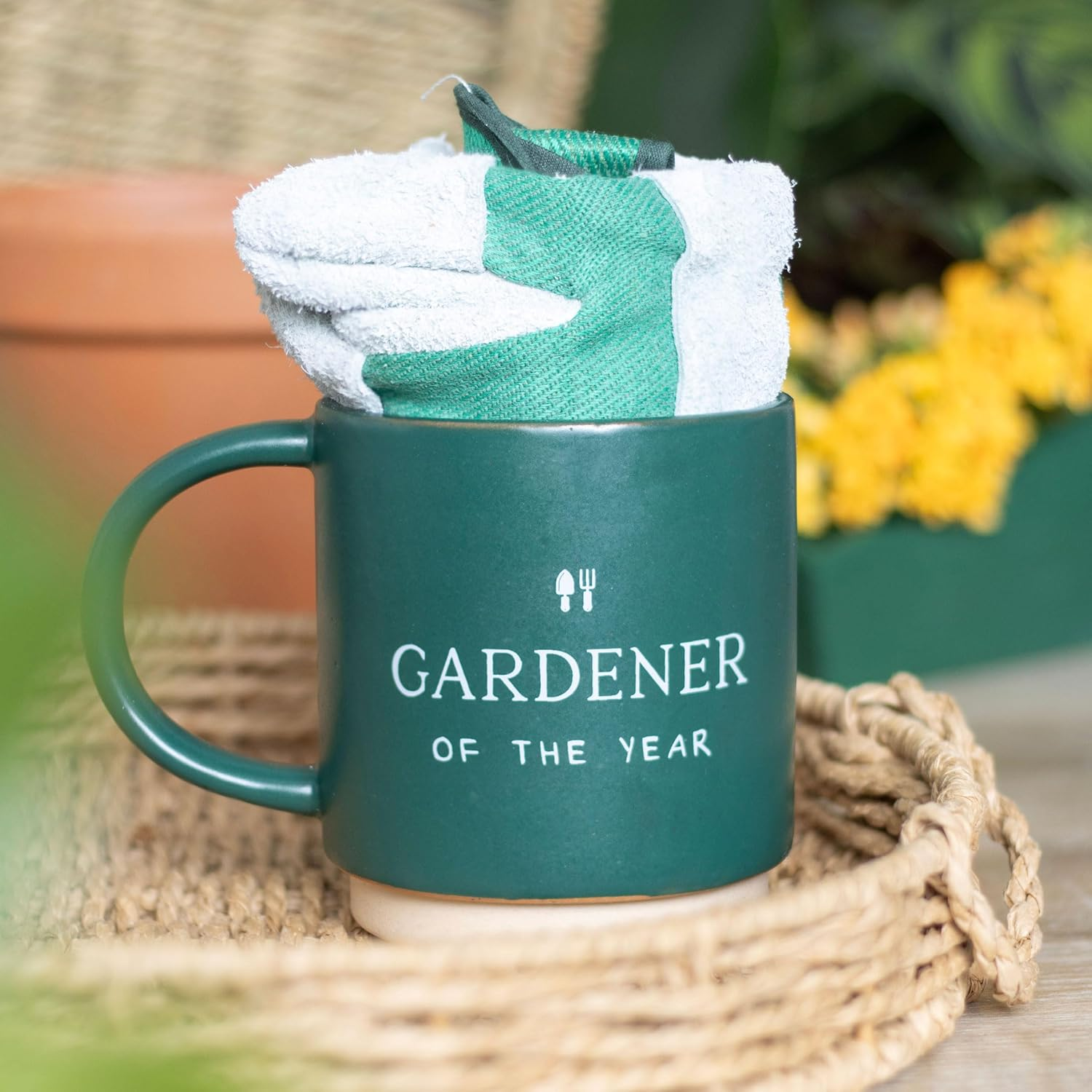 Gardener of the Year Mug and Glove Set - Garden Gift Set, Something Different Potting Shed Collection - Practical Gardening Gift, Father'S Day Gardening Present image number 2