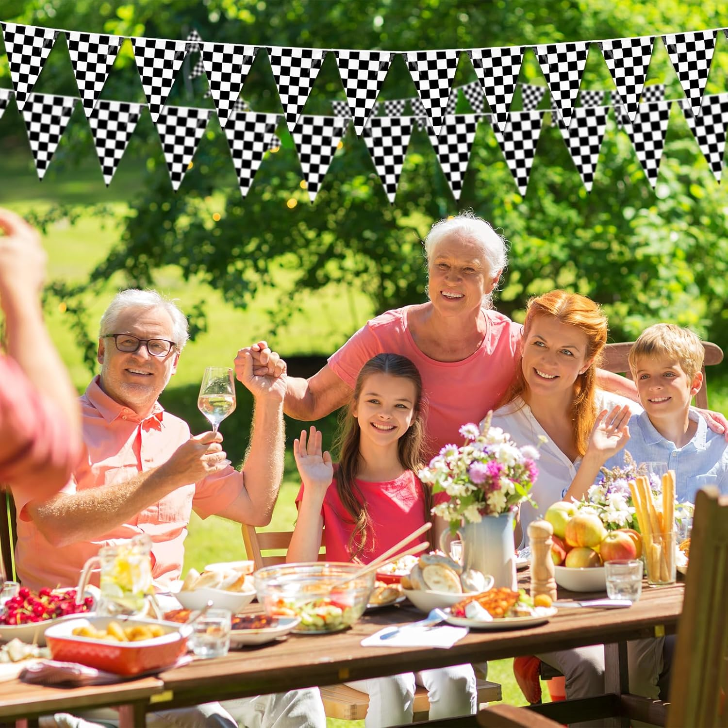 100 Ft Pennant Banner Checkered Racing Flag Triangle Flag, F1 Double Sided Racing String Flag Black and White for Birthdays Holidays Festivals Racing Theme Party Supplies Decorations