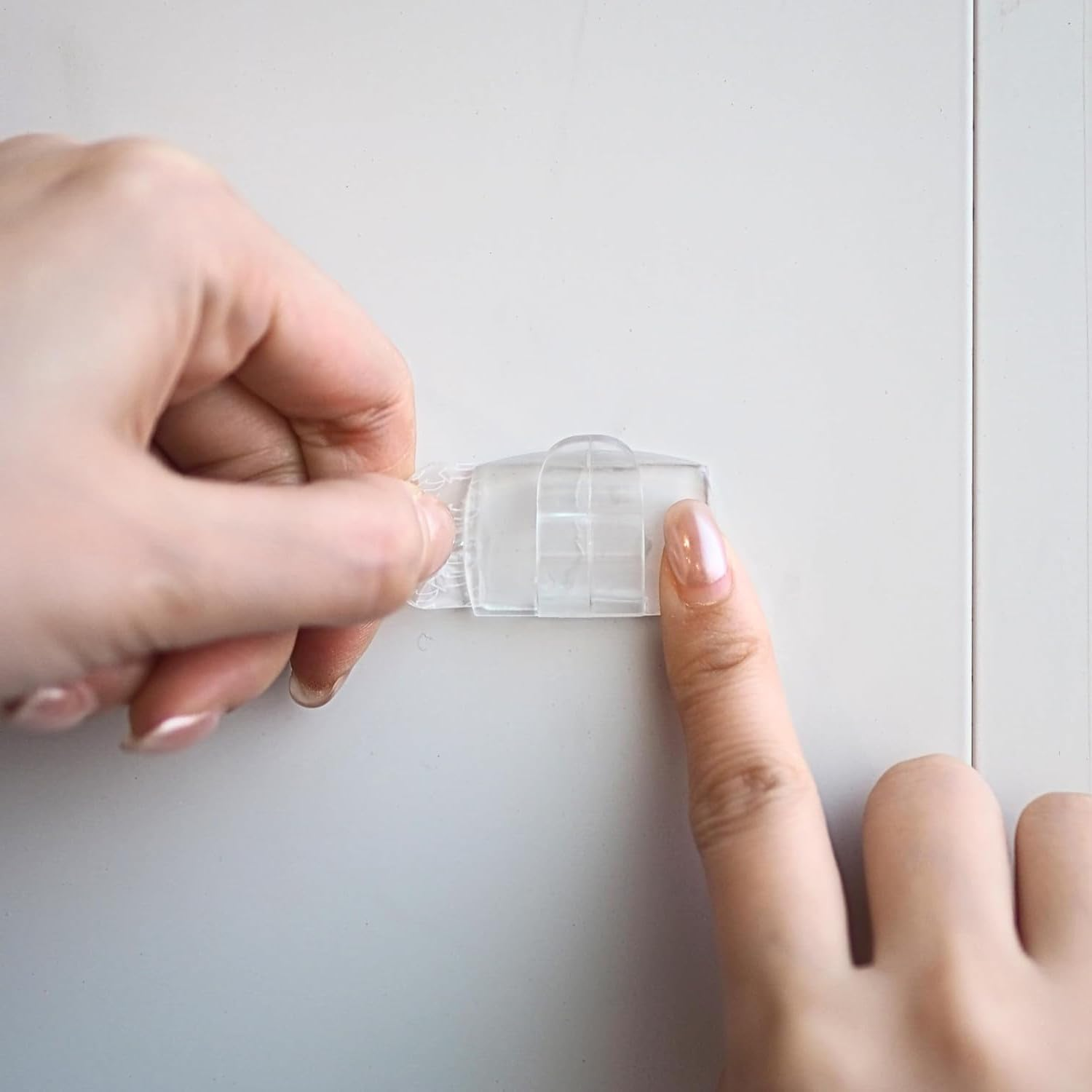 20 Large Clear Cord Clips with 28 Adhesive Strips, Damage-Free Wall Hooks for Hanging Cables, Removable Cable Organizers for Electrical Wires - Indoor Use image number 6