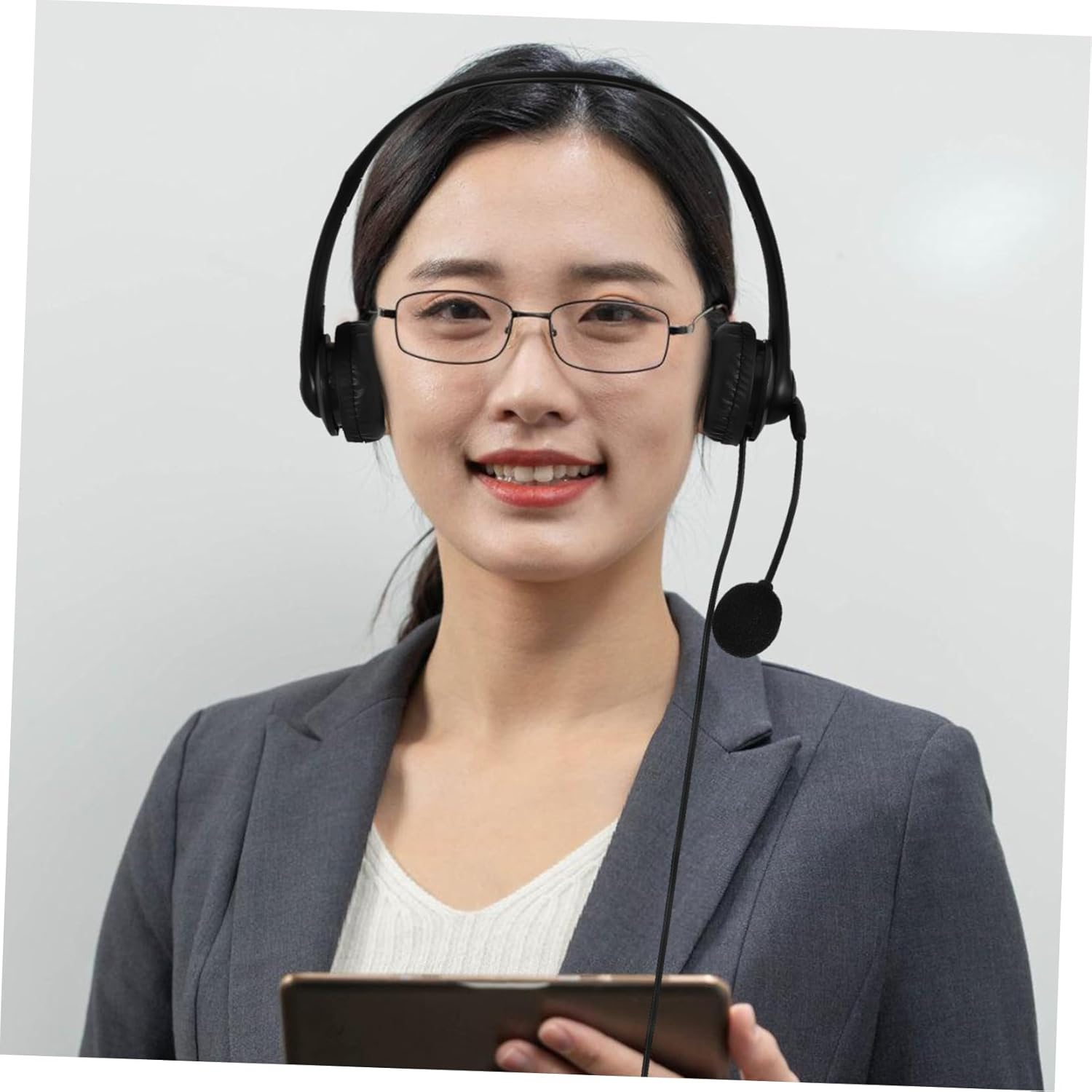 LIGIGWASH Noise Canceling Headphones Comfortable Design Featuring Deep Bass and Stereo Sound for Gaming and Webinars Includes Microphone for Communication image number 2