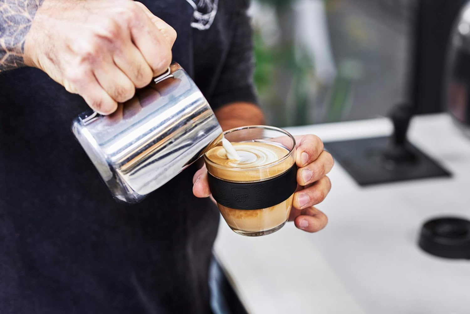 Keepcup Brew, Reusable Coffee Cup - Tempered Glass and Splashproof Sipper, M 12Oz/340Ml - Black image number 4