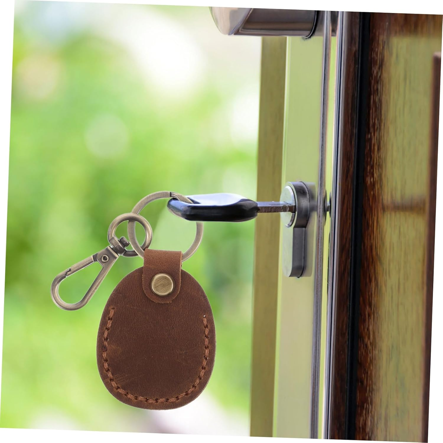 LOORGVEL 3Pcs Pu Card Holder Keychain Set Retro Vintage Handmade Leather Key Fob Protector for Women Mini Access Card Sleeve Pouch for Smart NFC Storage image number 5