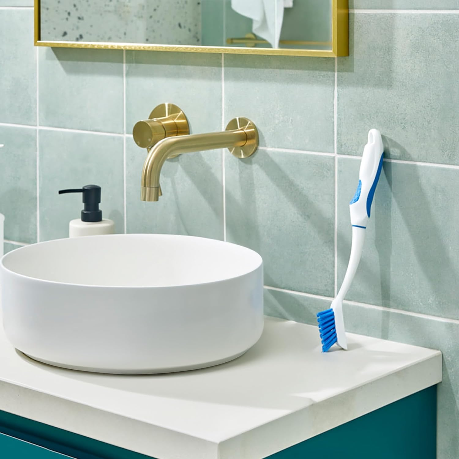 Oates Soft Grip Grout Brush image number 2