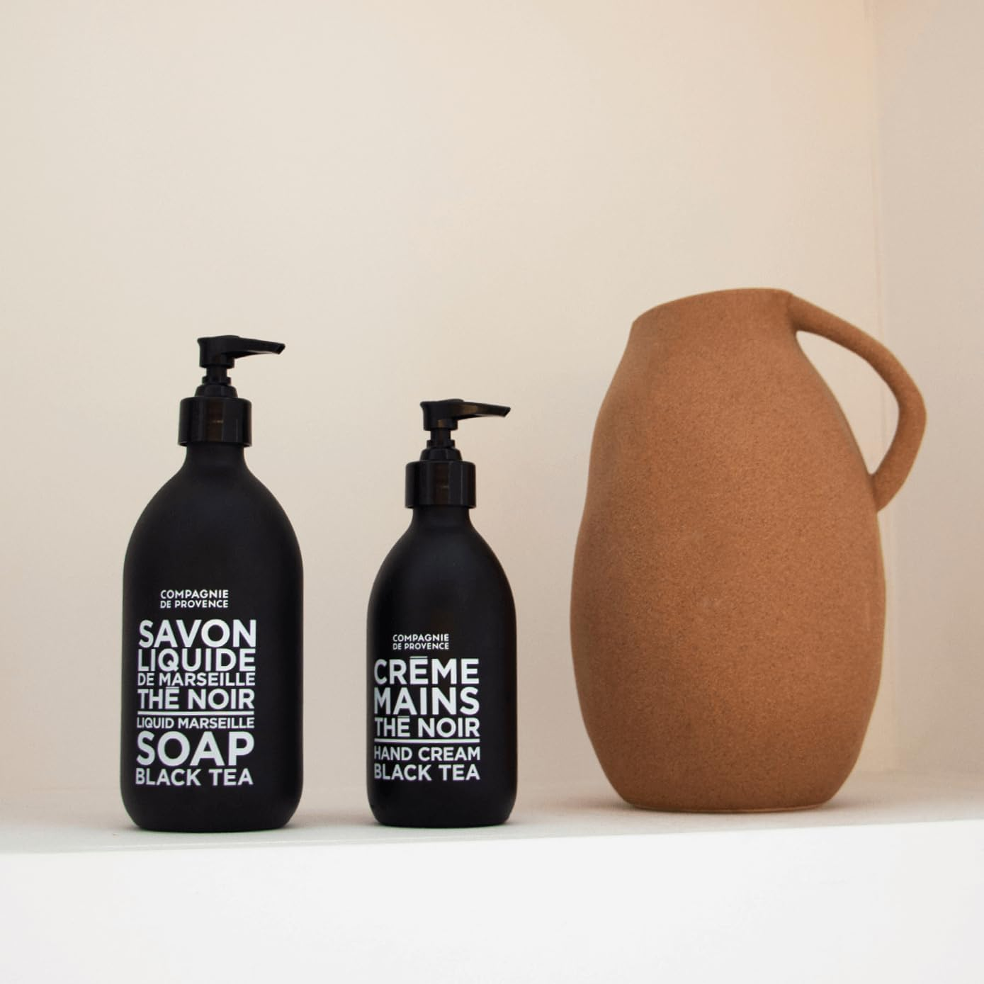 Compagnie De Provence Black Tea Liquid Marseille Soap 300 Ml image number 2