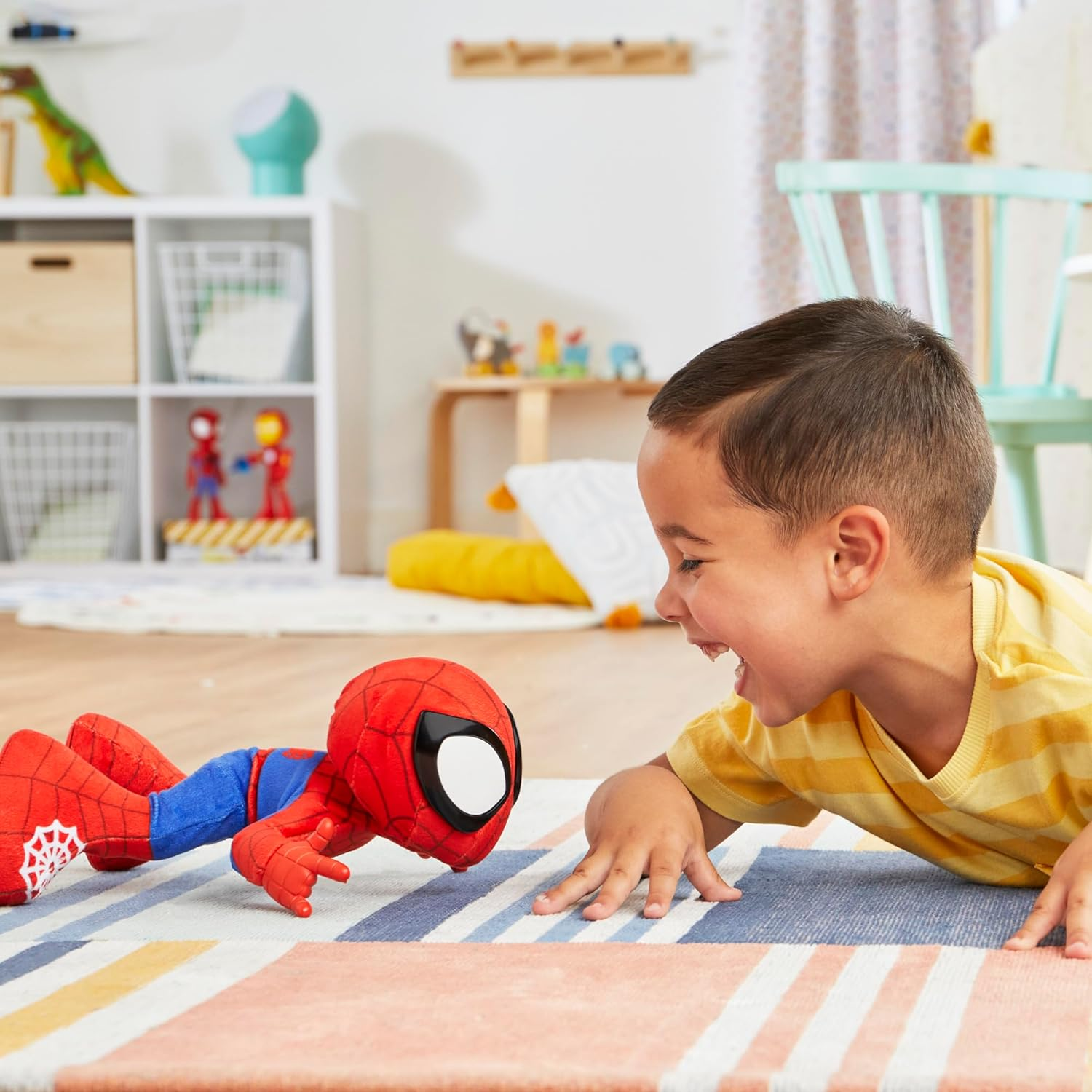 Marvel Spidey and His Amazing Friends Dance 'N Crawl Spidey, Interactive Plush Toy with 20 Phrases & Sounds, 2 Songs, Super Hero Christmas Gift Toys for Kids 3 & Up image number 3