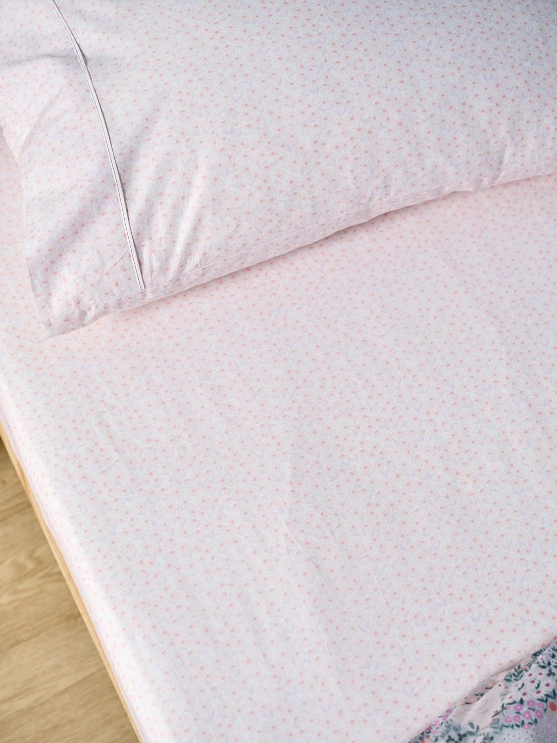 Linen House Kids Daisy Meadow Double Bed Fitted Sheet + Pillowcase Set image number 4