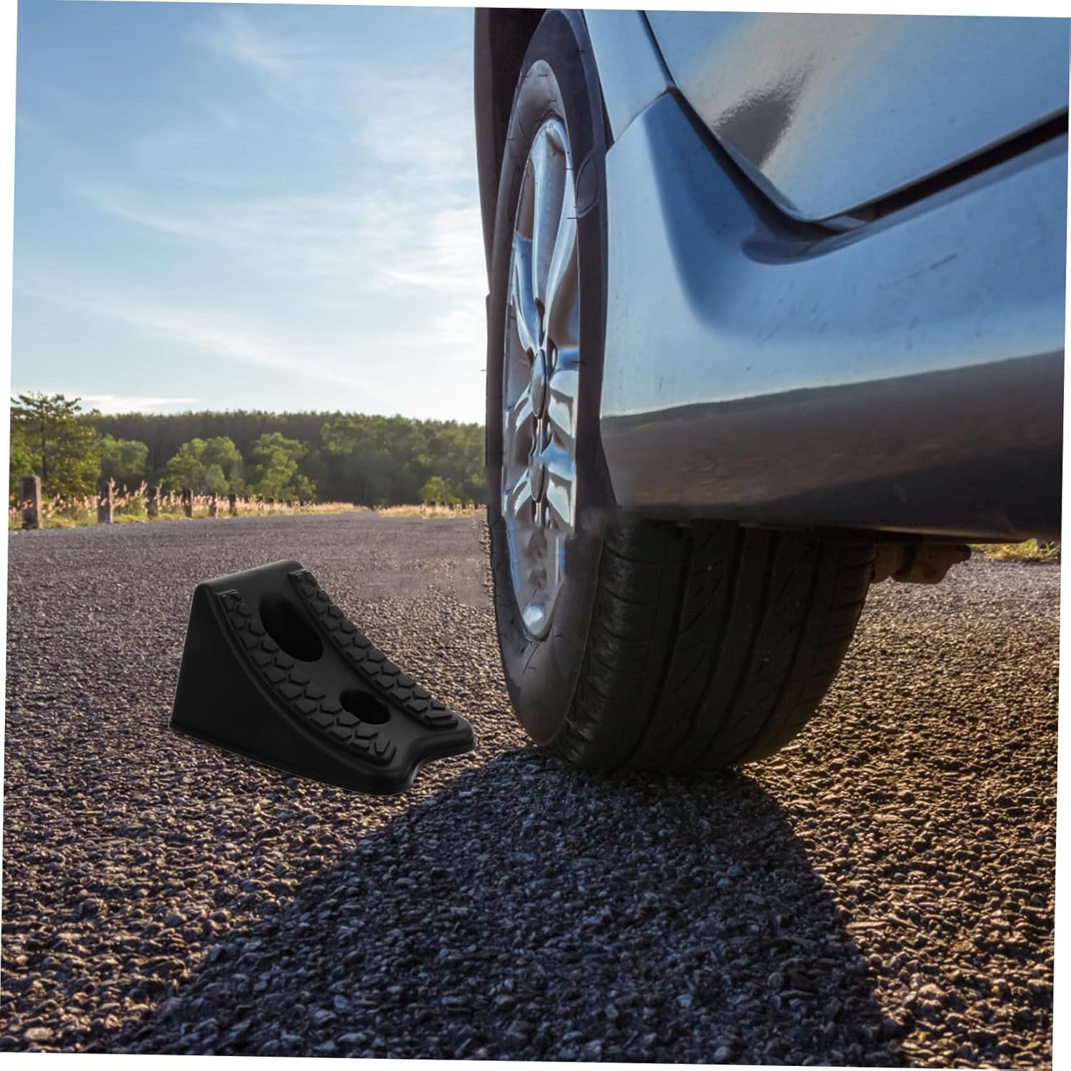 TOGEVAL Car Wheel Chock and Tire Ramp Rubber Anti-Slip Stabilizer Block for Trailer and Off-Road Vehicles, Sturdy Vehicle Wheel Stopper Accessory for Garage Parking and Driveway Safety image number 3