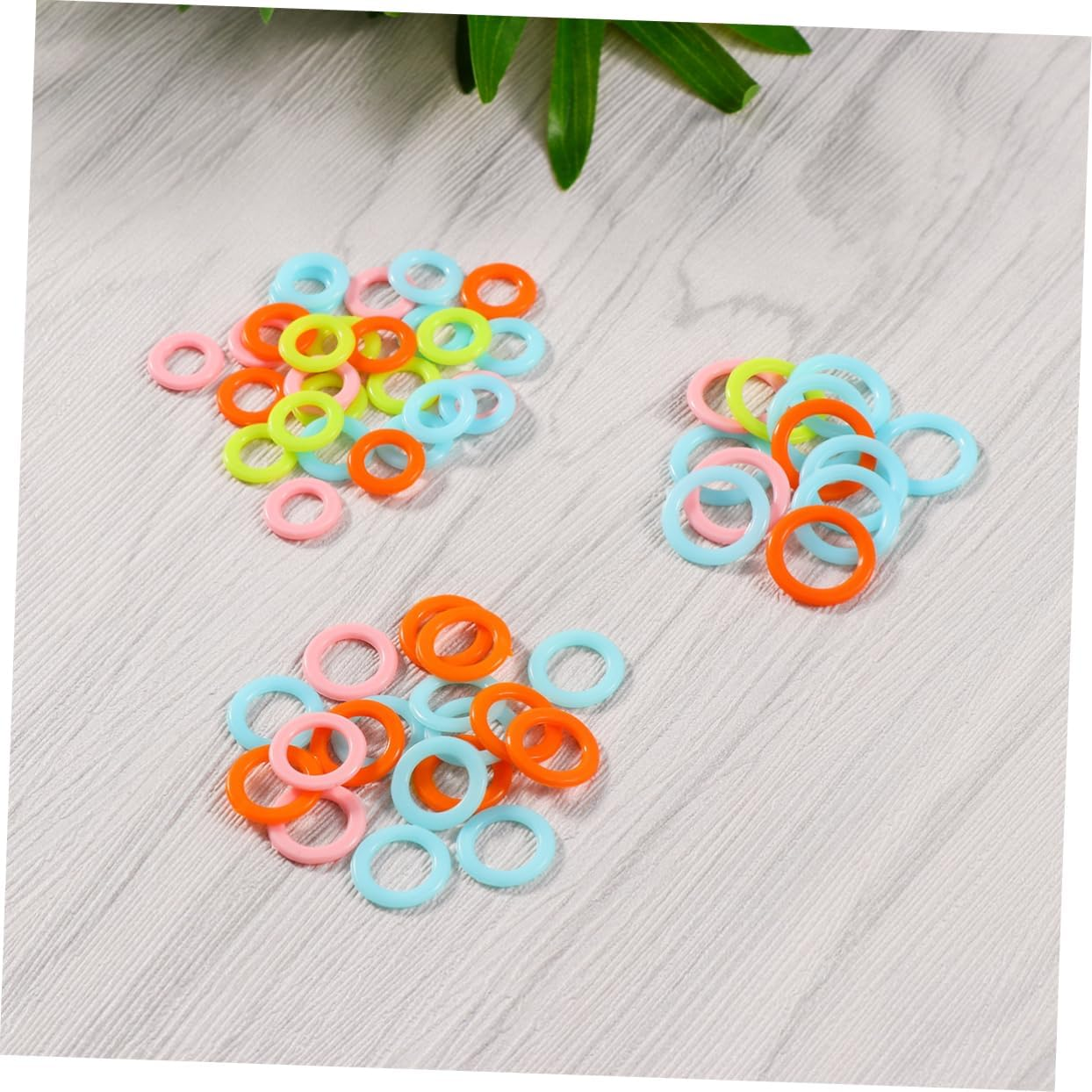 NUOBESTY 300Pcs Circle Knitting Stitch Markers Set Crochet Marker Ring Assorted Plastic Knitting Counters for Yarn Random image number 2